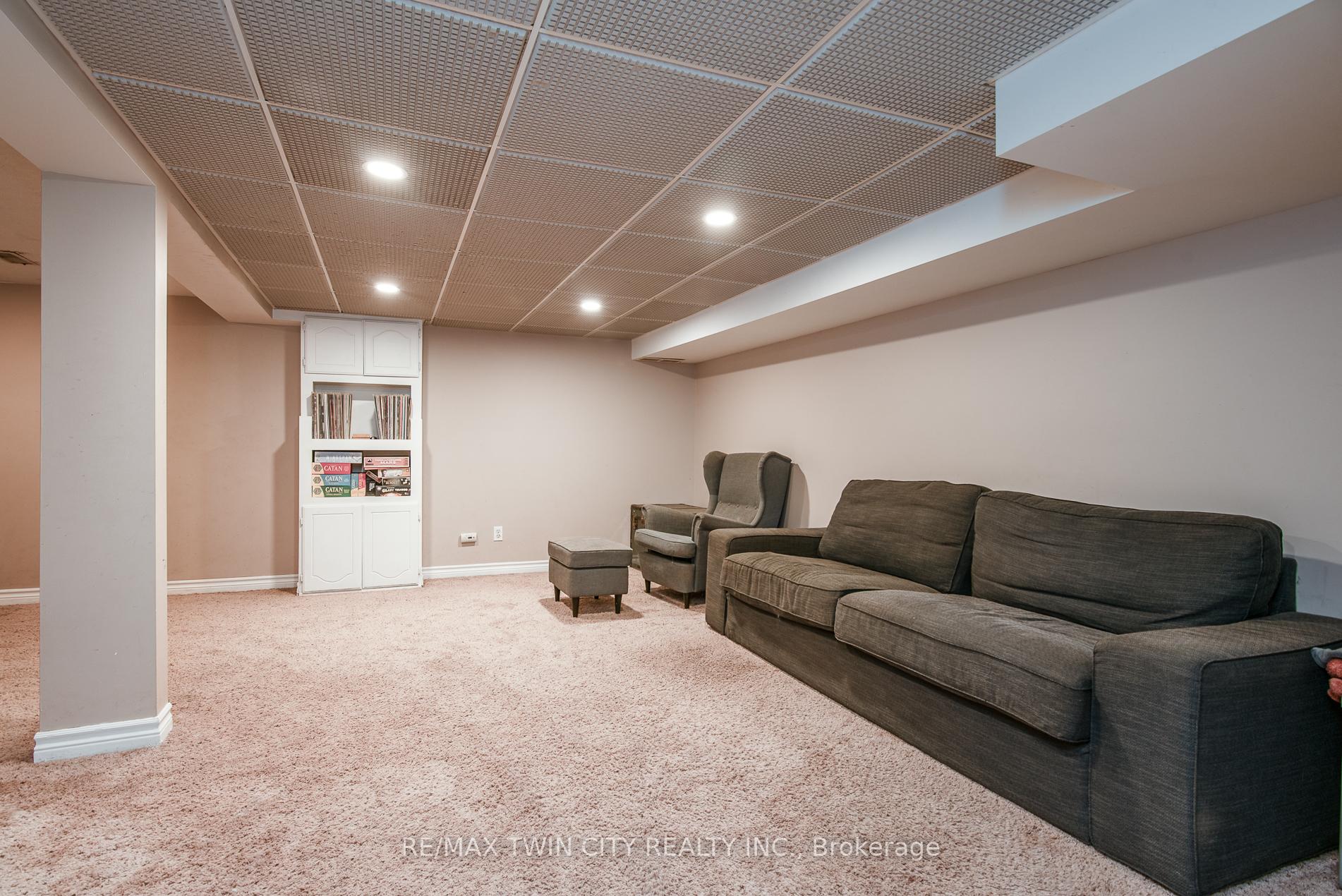 Photo 38 of 186 Highland Road E, Kitchener — HOMEH