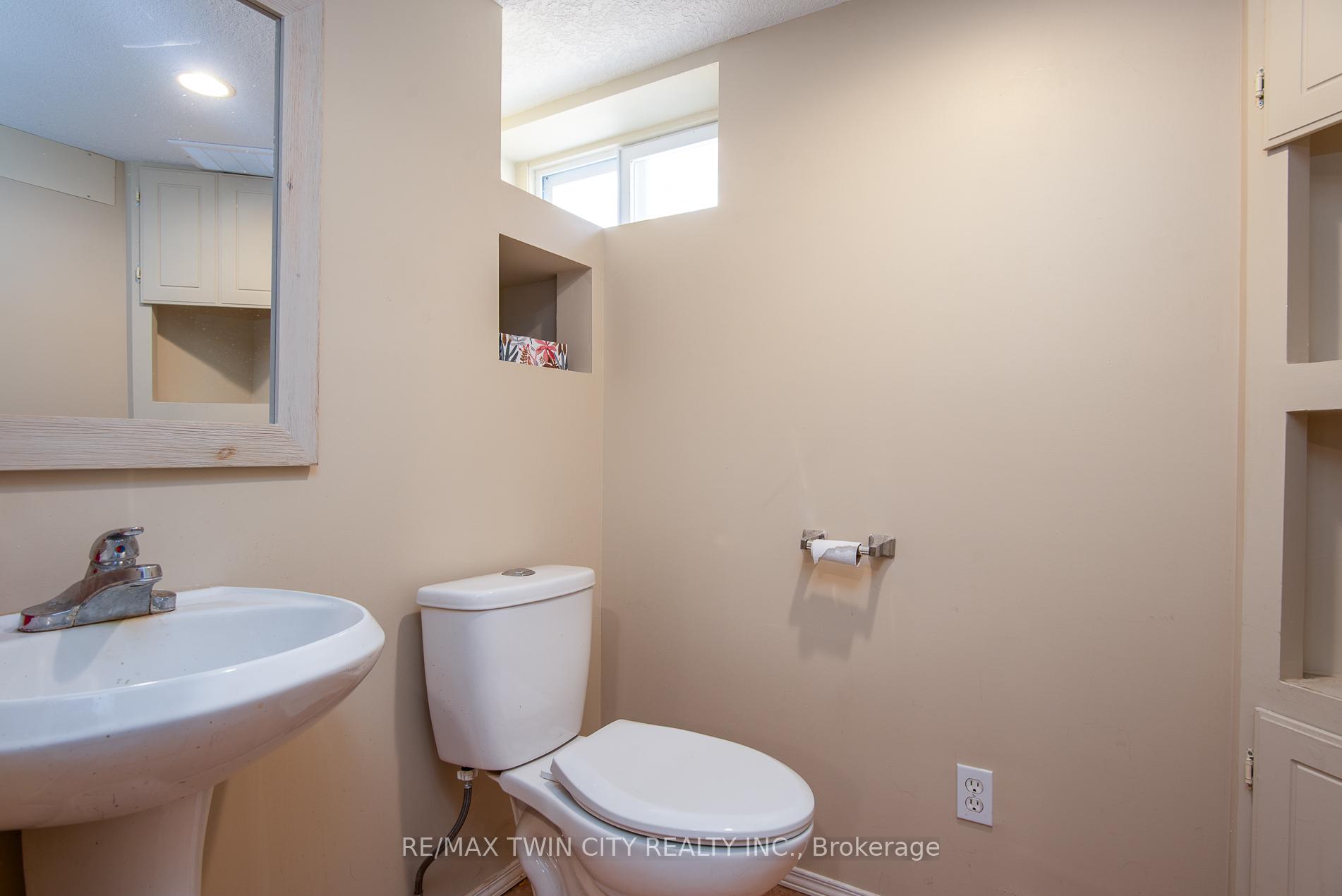 Photo 39 of 186 Highland Road E, Kitchener — HOMEH