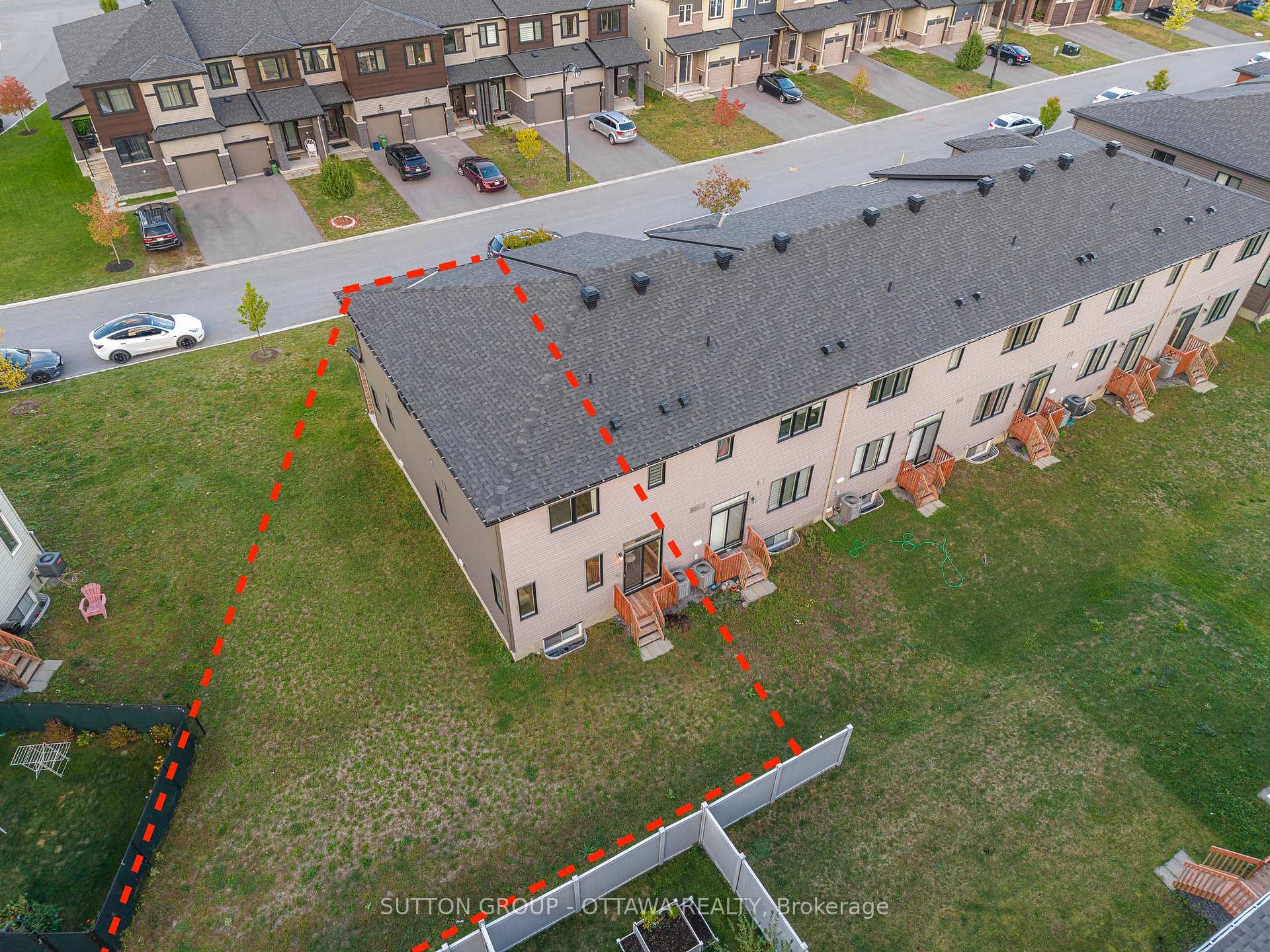Photo 3 of 1006 Speedvale Court, Ottawa, Kanata - Kanata Lakes/Heritage Hills — HOMEH
