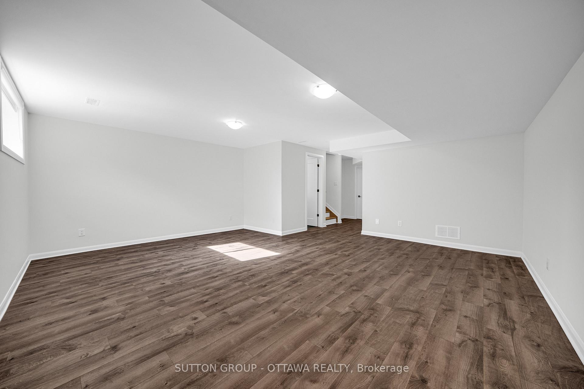 Photo 36 of 1006 Speedvale Court, Ottawa, Kanata - Kanata Lakes/Heritage Hills — HOMEH
