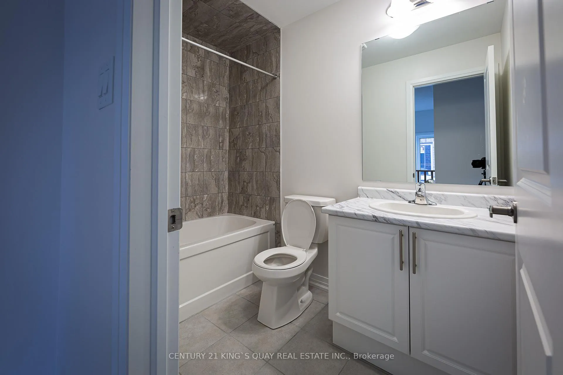 Photo 13 of 36 Sissons Way, Markham, Box Grove — HOMEH