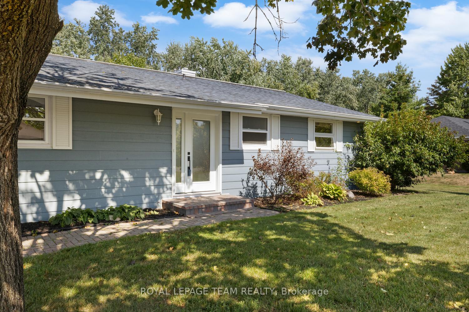 Photo 3 of 1245 Fairway Drive, Ottawa, Manotick South to Roger Stevens — HOMEH