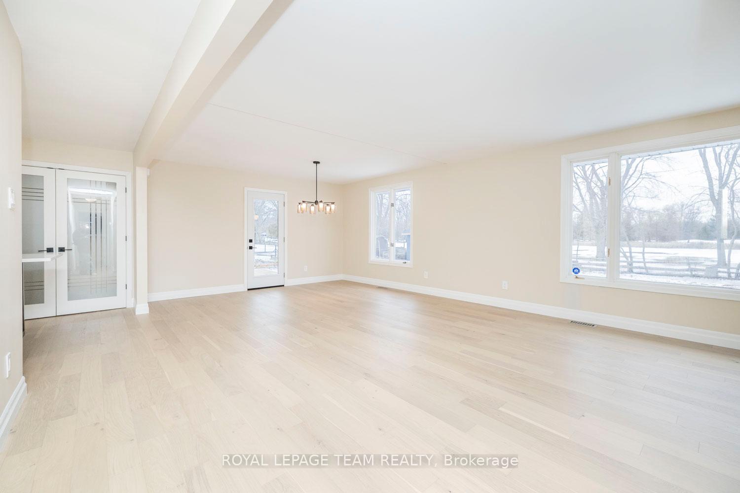 Photo 5 of 1245 Fairway Drive, Ottawa, Manotick South to Roger Stevens — HOMEH