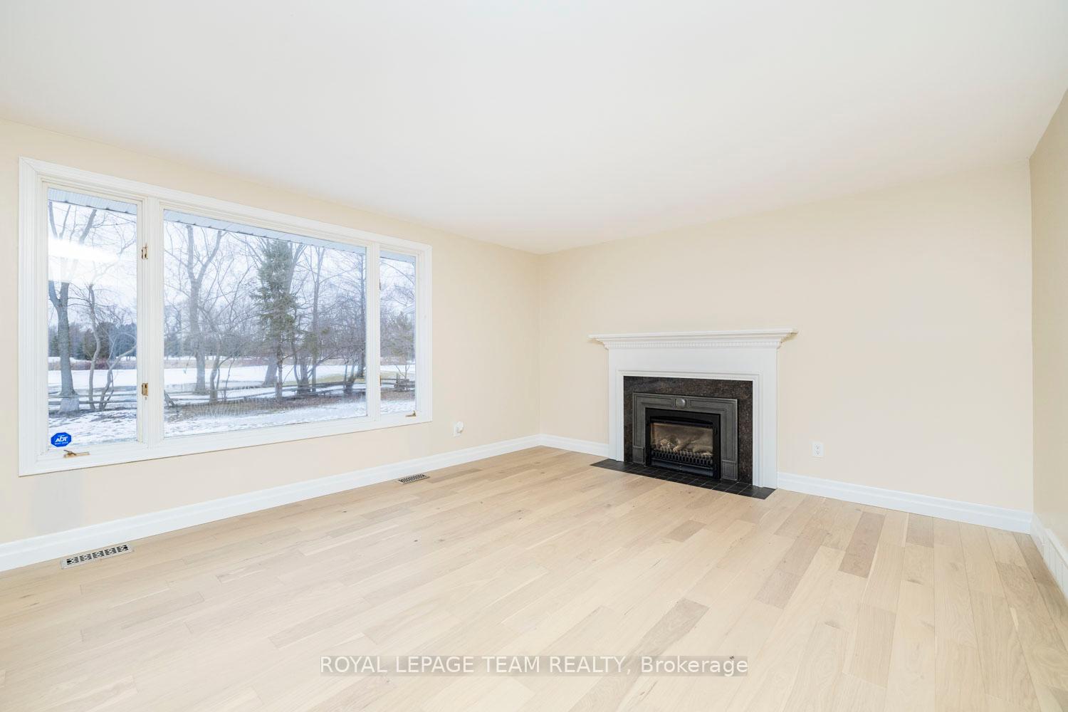 Photo 11 of 1245 Fairway Drive, Ottawa, Manotick South to Roger Stevens — HOMEH