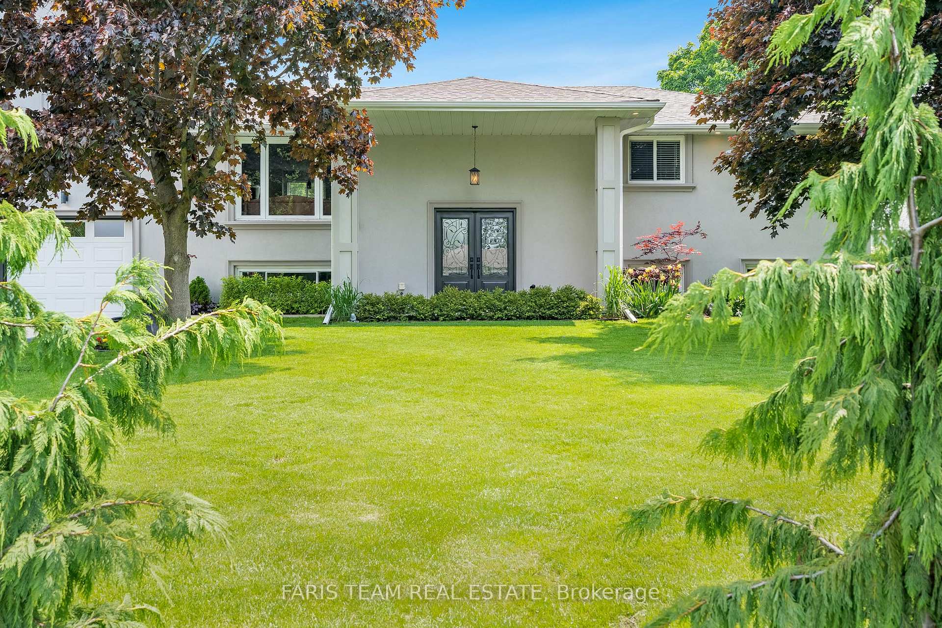 Photo 3 of 2077 Thompson Street, Innisfil, Alcona — HOMEH