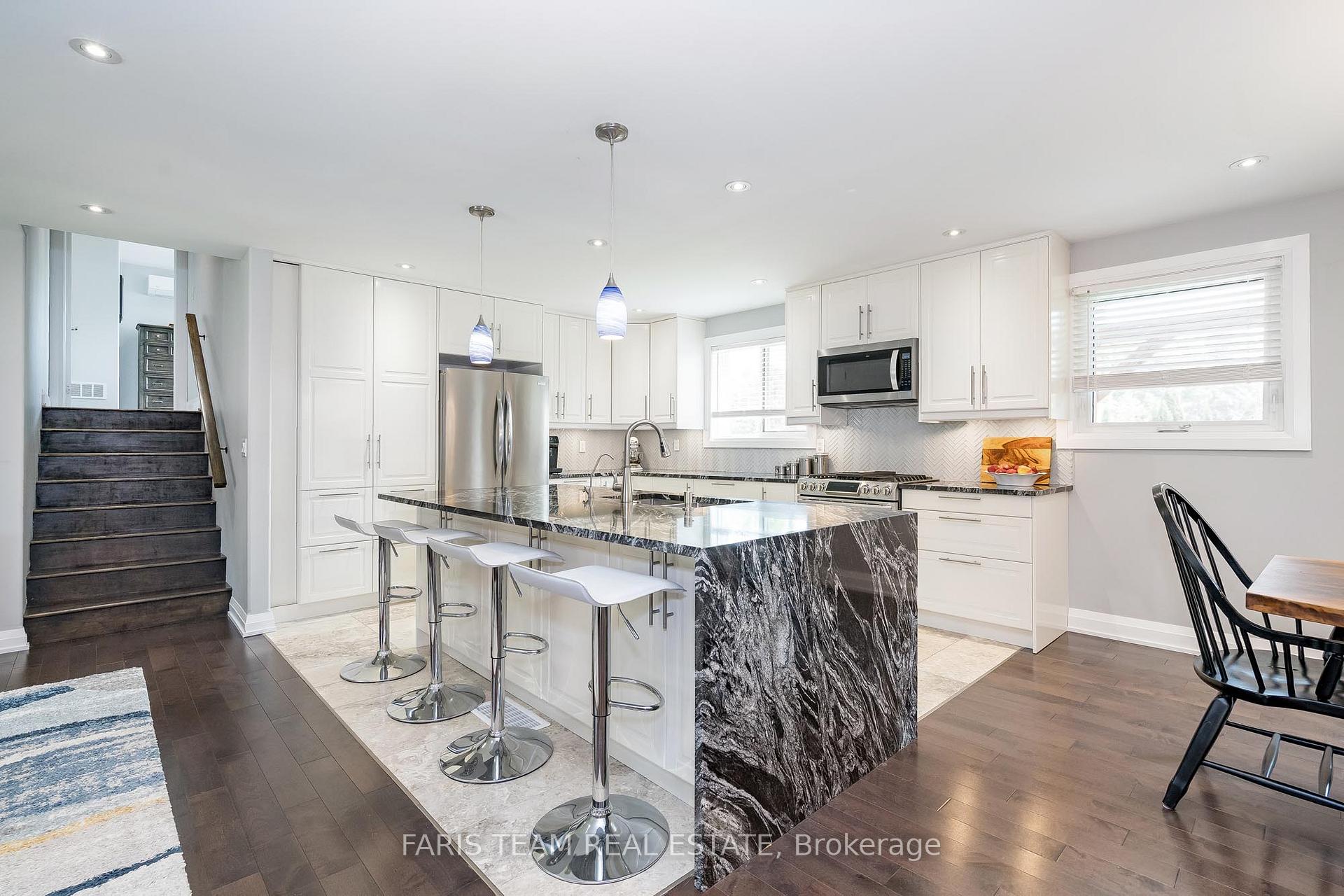 Photo 4 of 2077 Thompson Street, Innisfil, Alcona — HOMEH