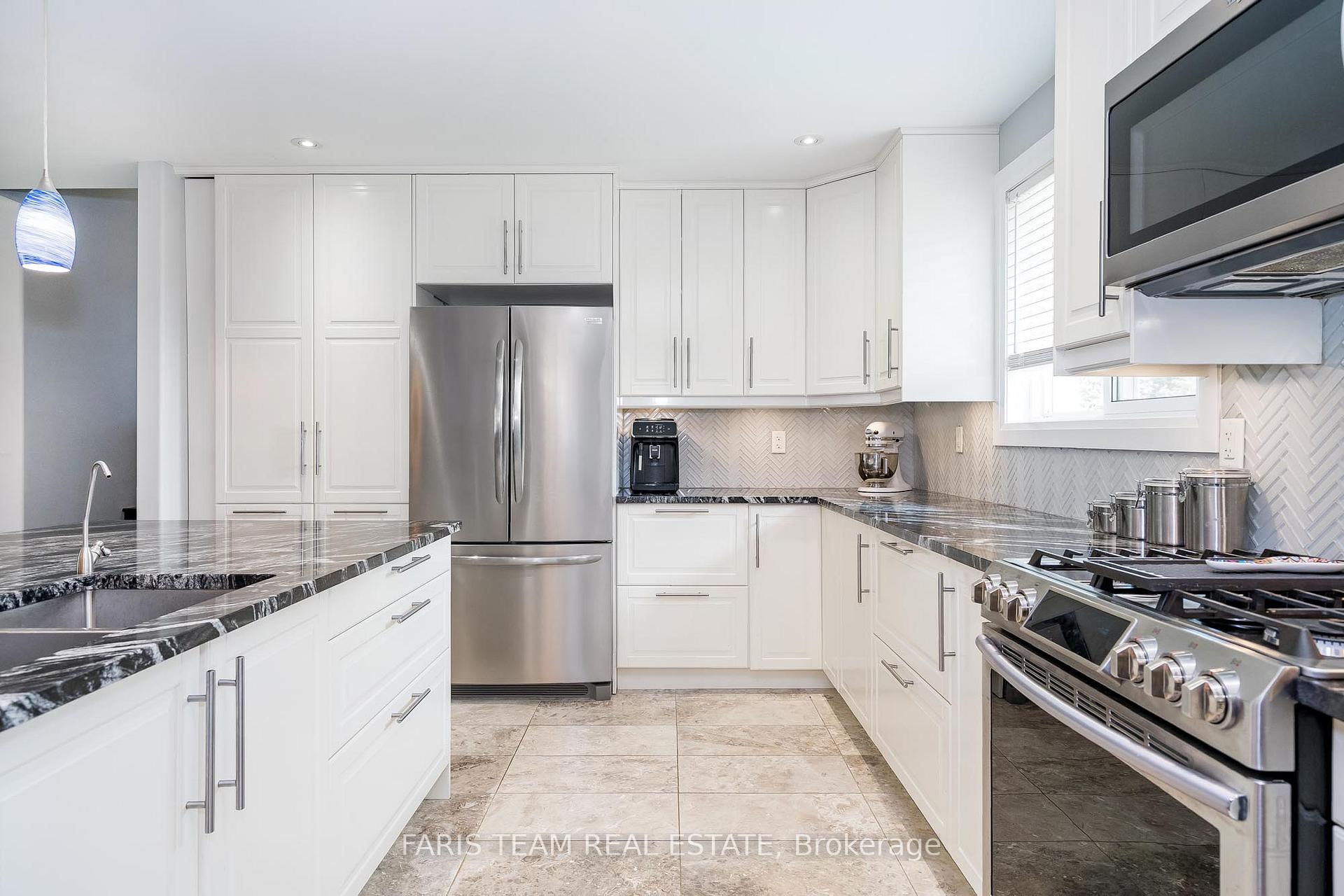 Photo 6 of 2077 Thompson Street, Innisfil, Alcona — HOMEH