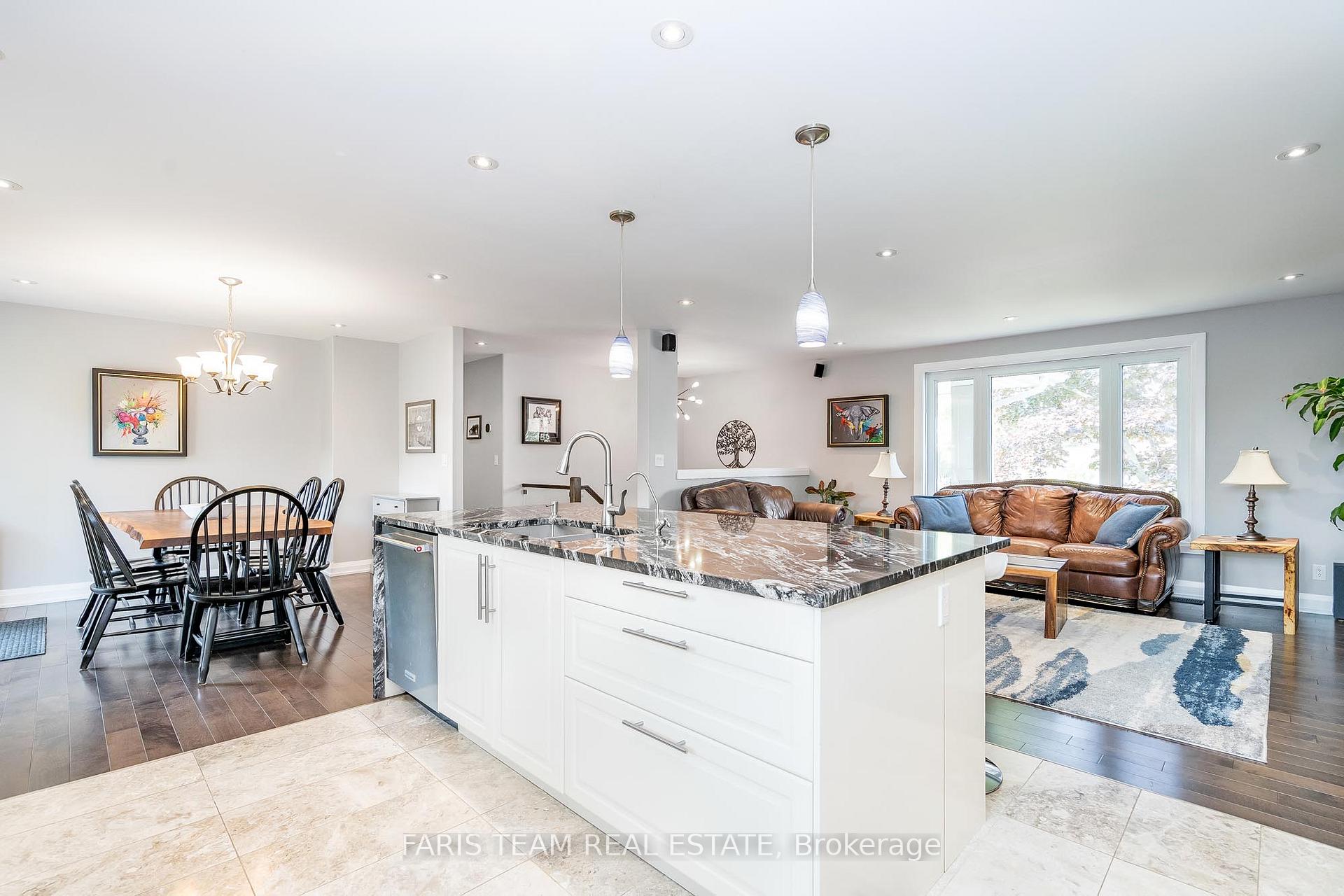 Photo 8 of 2077 Thompson Street, Innisfil, Alcona — HOMEH