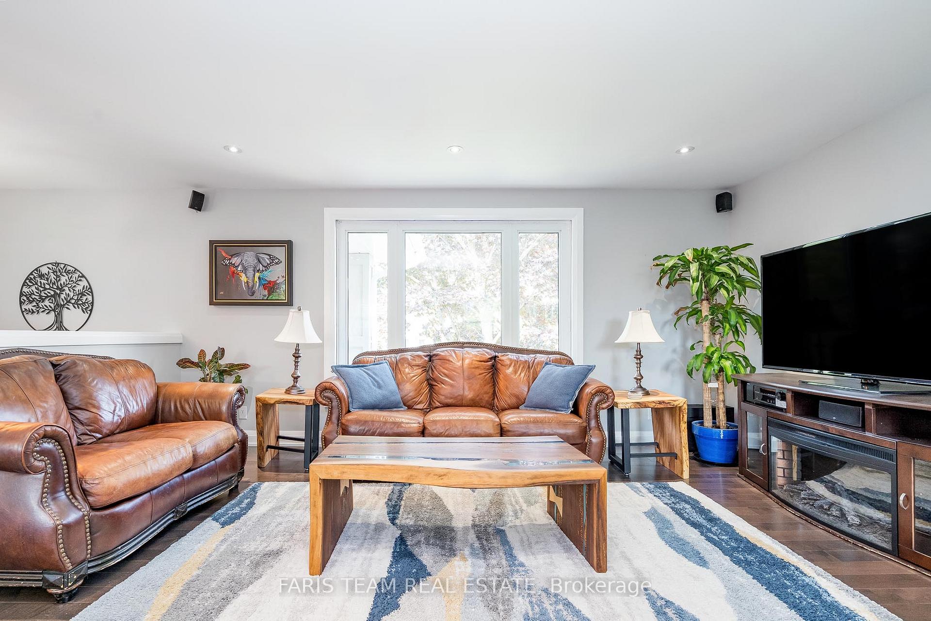 Photo 12 of 2077 Thompson Street, Innisfil, Alcona — HOMEH