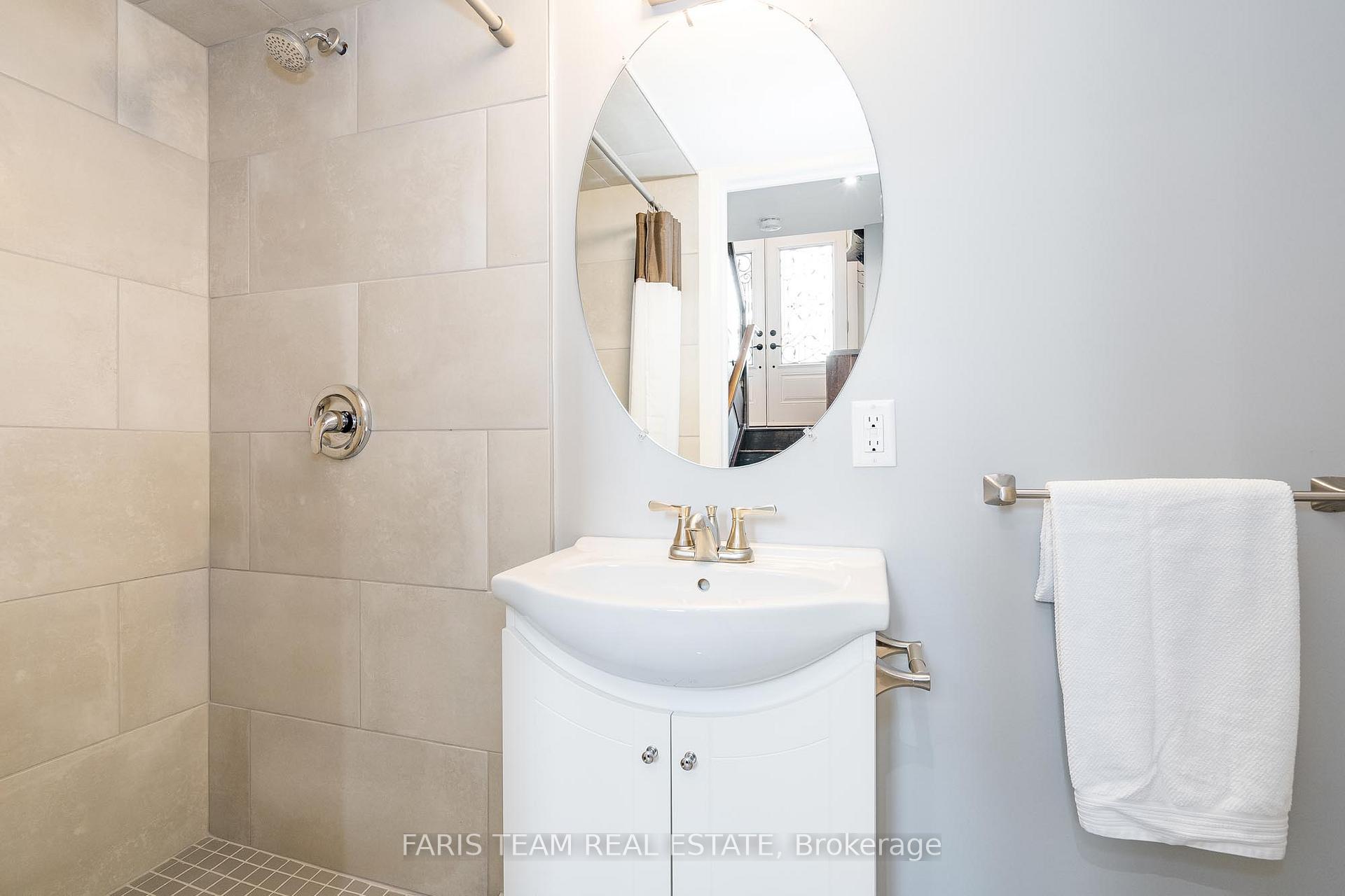Photo 29 of 2077 Thompson Street, Innisfil, Alcona — HOMEH