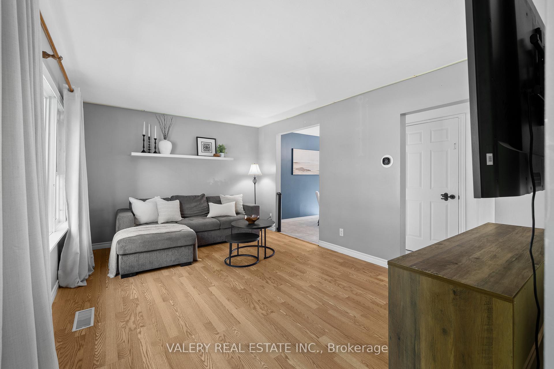 Photo 5 of 121 Adelaide Street, Kitchener, Victoria Hills — HOMEH