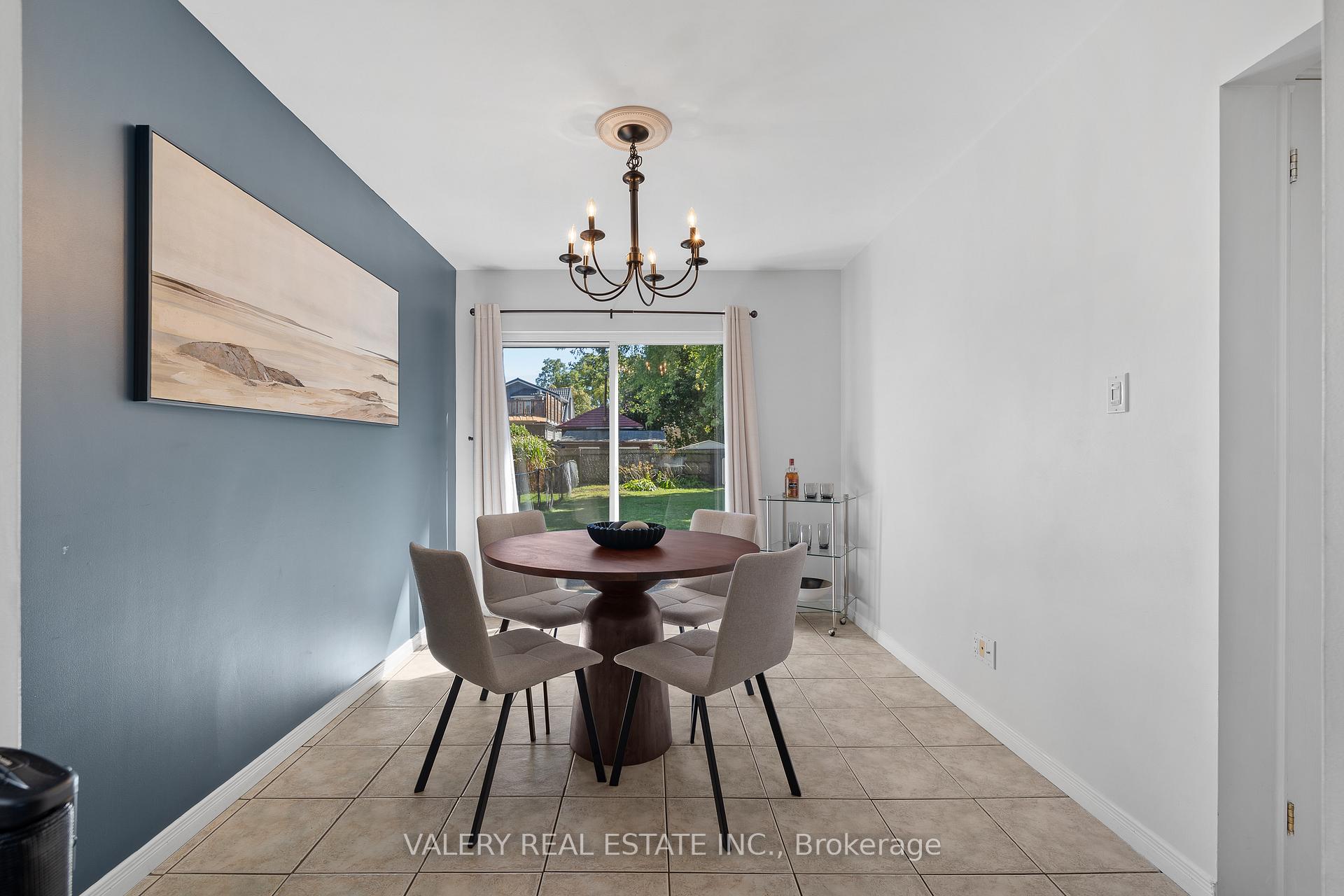 Photo 7 of 121 Adelaide Street, Kitchener, Victoria Hills — HOMEH
