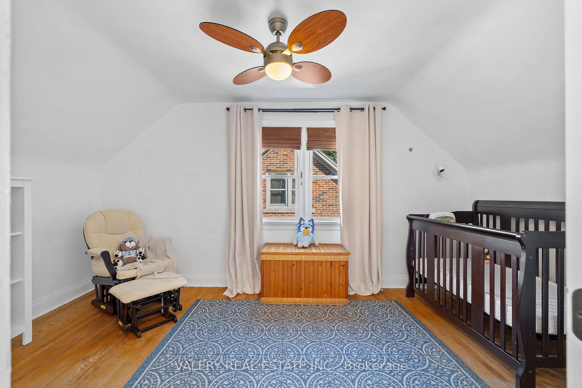 Photo 12 of 121 Adelaide Street, Kitchener, Victoria Hills — HOMEH
