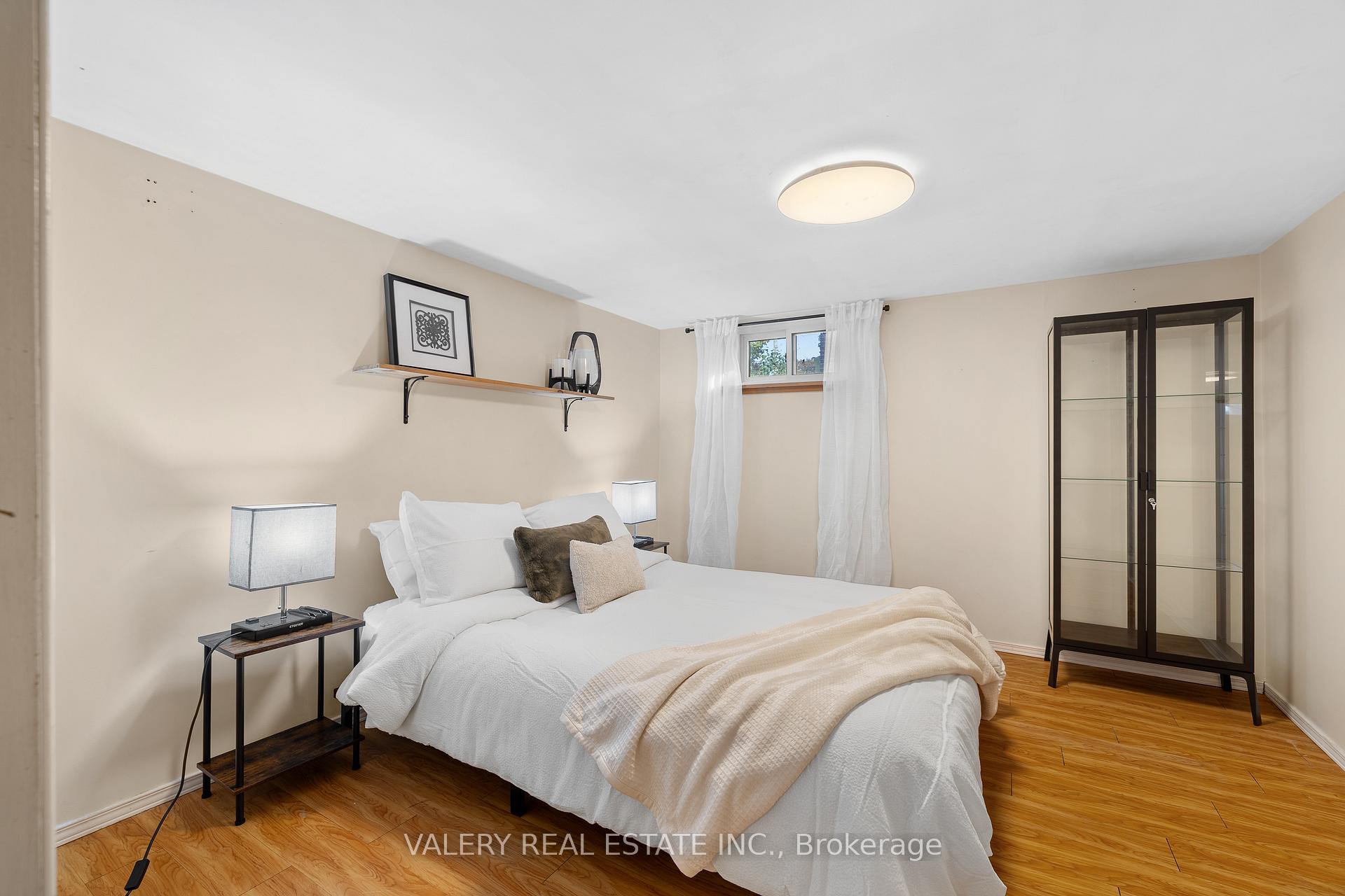 Photo 16 of 121 Adelaide Street, Kitchener, Victoria Hills — HOMEH