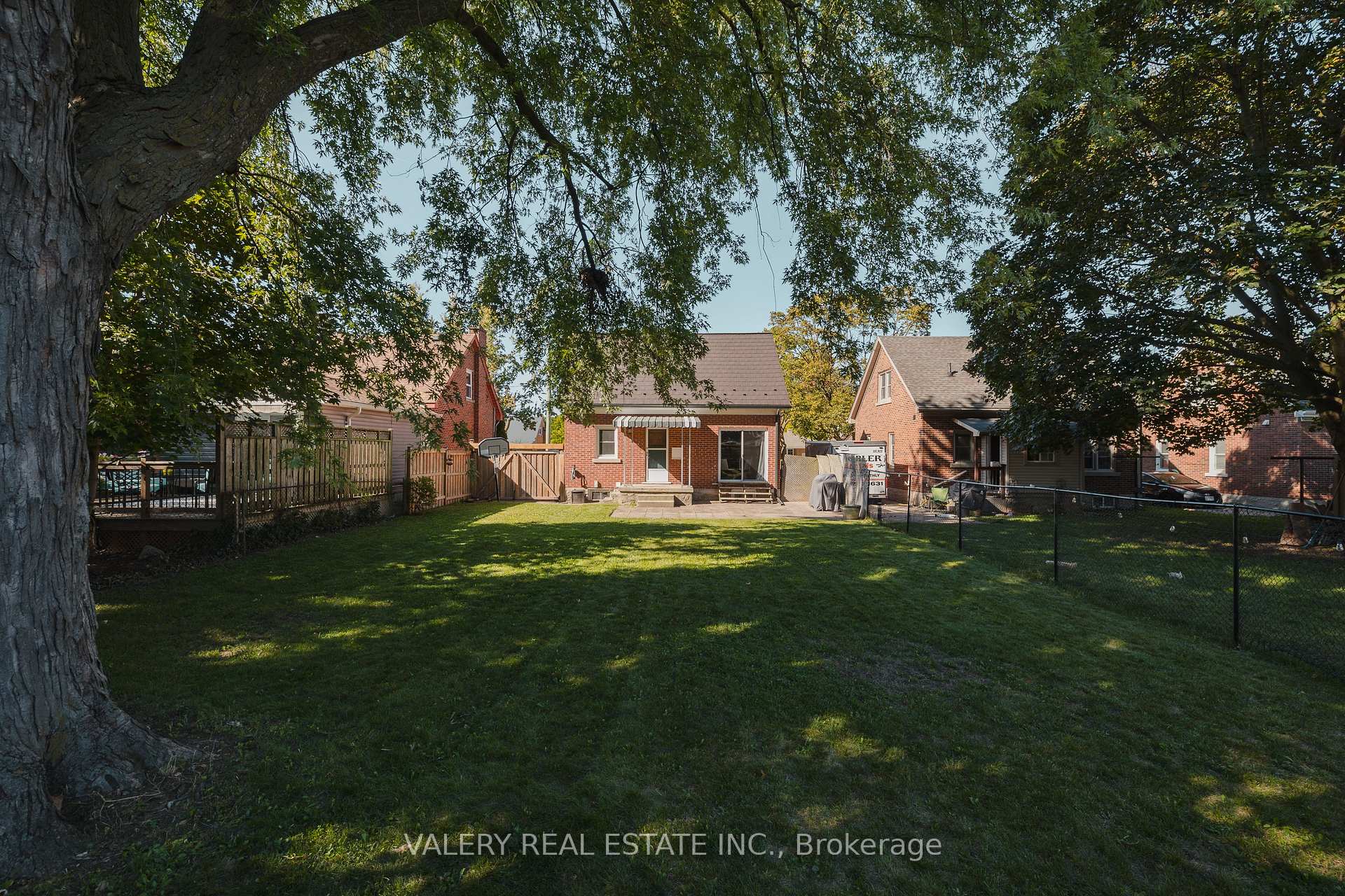 Photo 18 of 121 Adelaide Street, Kitchener, Victoria Hills — HOMEH