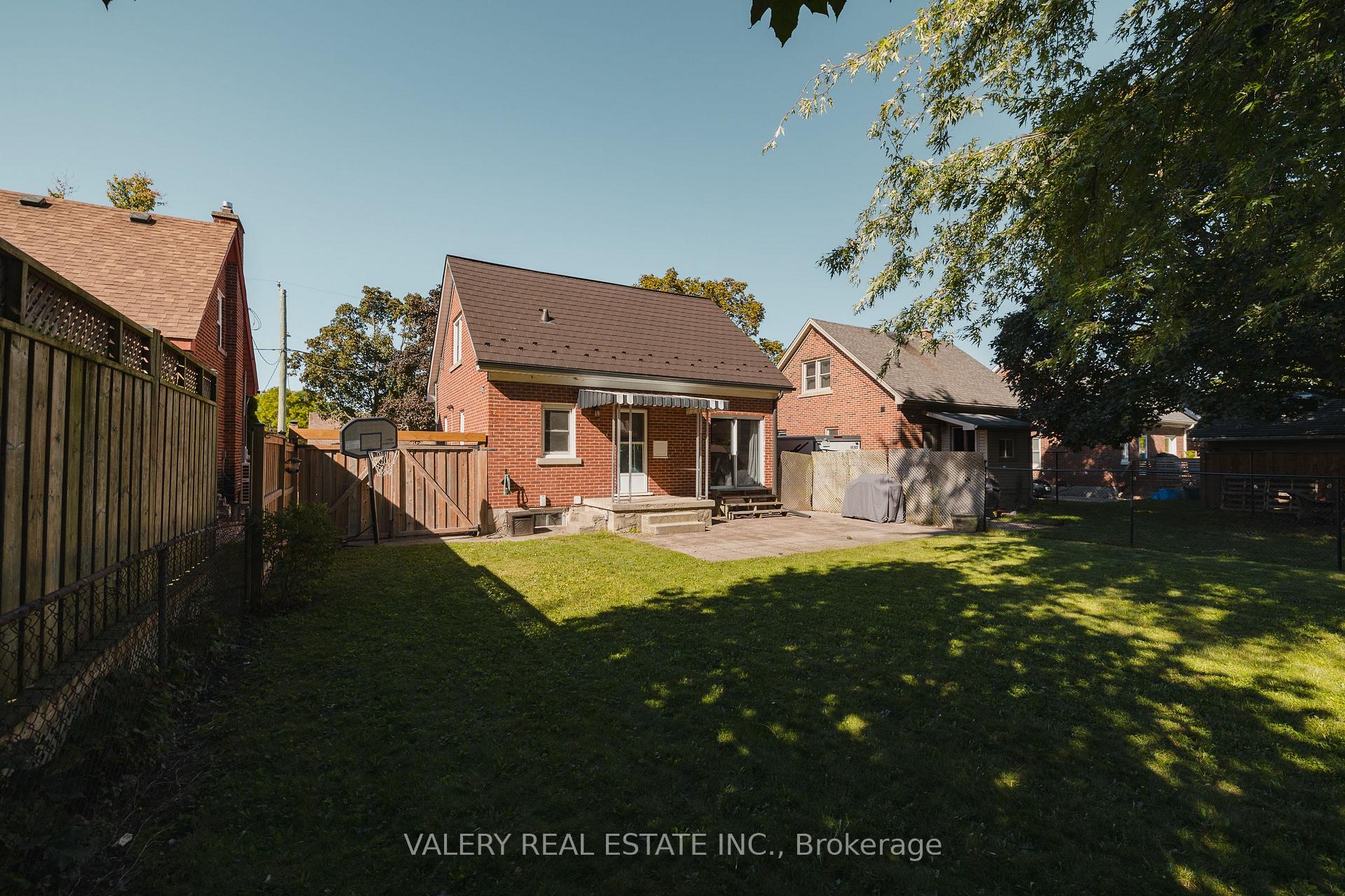 Photo 19 of 121 Adelaide Street, Kitchener, Victoria Hills — HOMEH