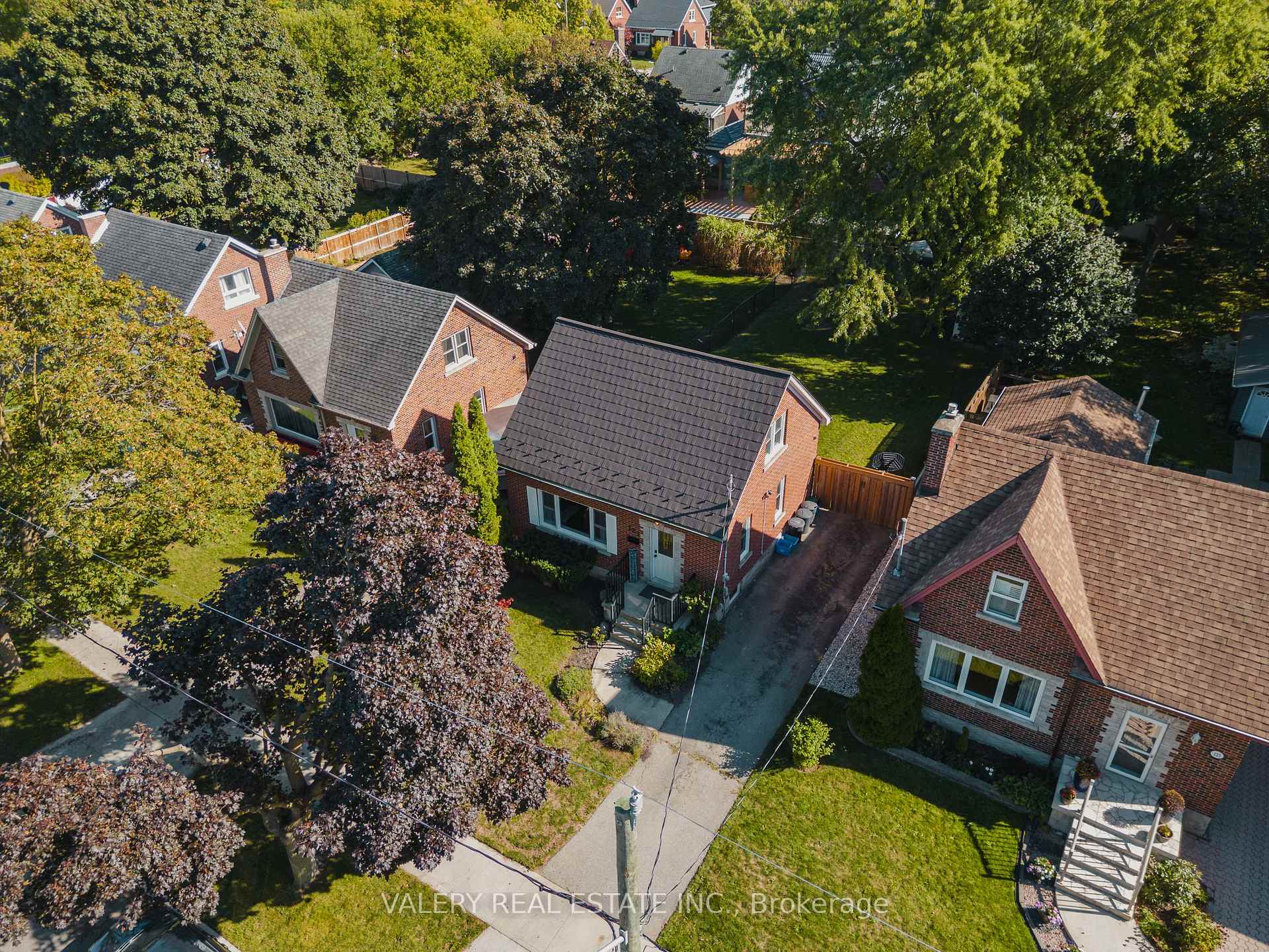 Photo 25 of 121 Adelaide Street, Kitchener, Victoria Hills — HOMEH