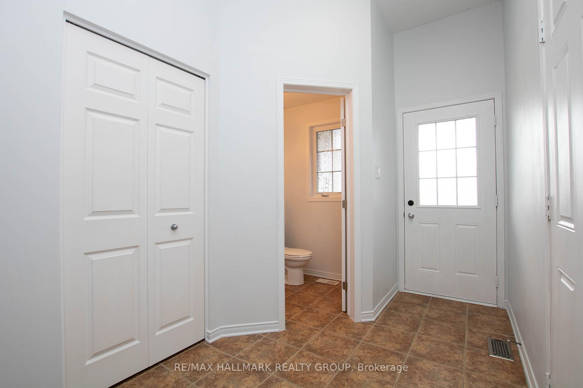 Photo 4 of 126 Lokoya Street, Ottawa, Kanata - Emerald Meadows/Trailwest — HOMEH