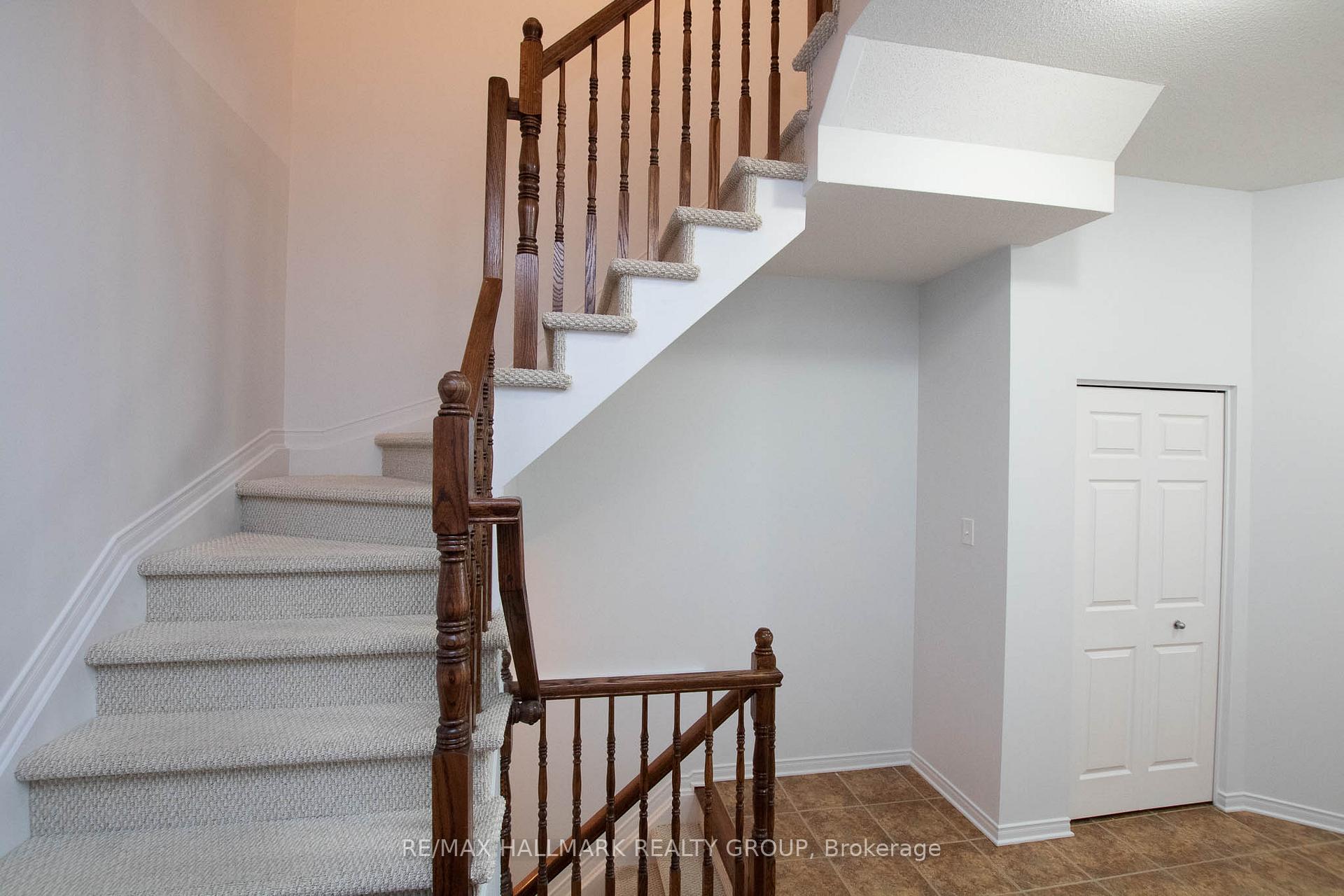 Photo 6 of 126 Lokoya Street, Ottawa, Kanata - Emerald Meadows/Trailwest — HOMEH