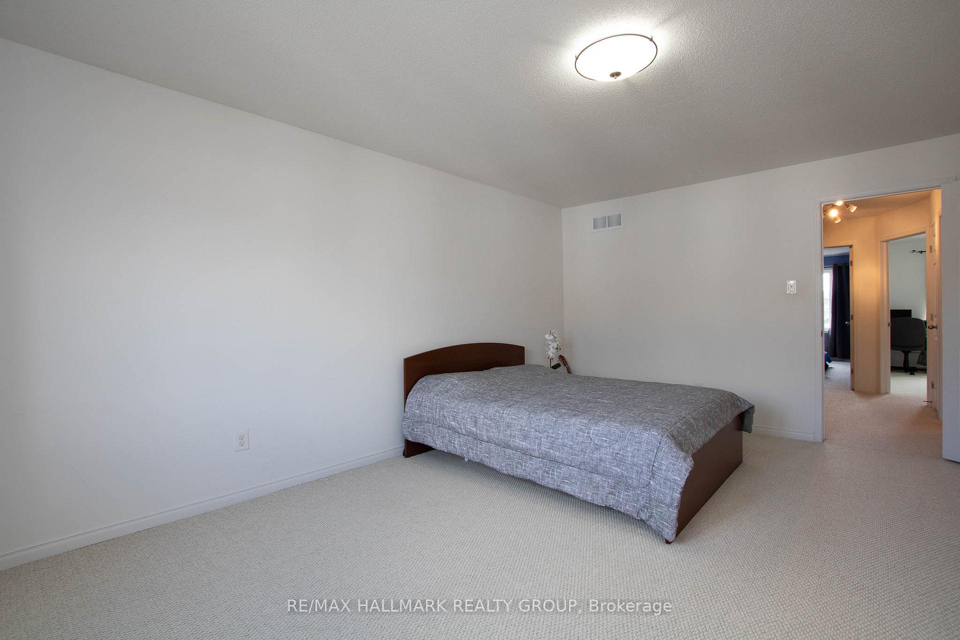 Photo 18 of 126 Lokoya Street, Ottawa, Kanata - Emerald Meadows/Trailwest — HOMEH