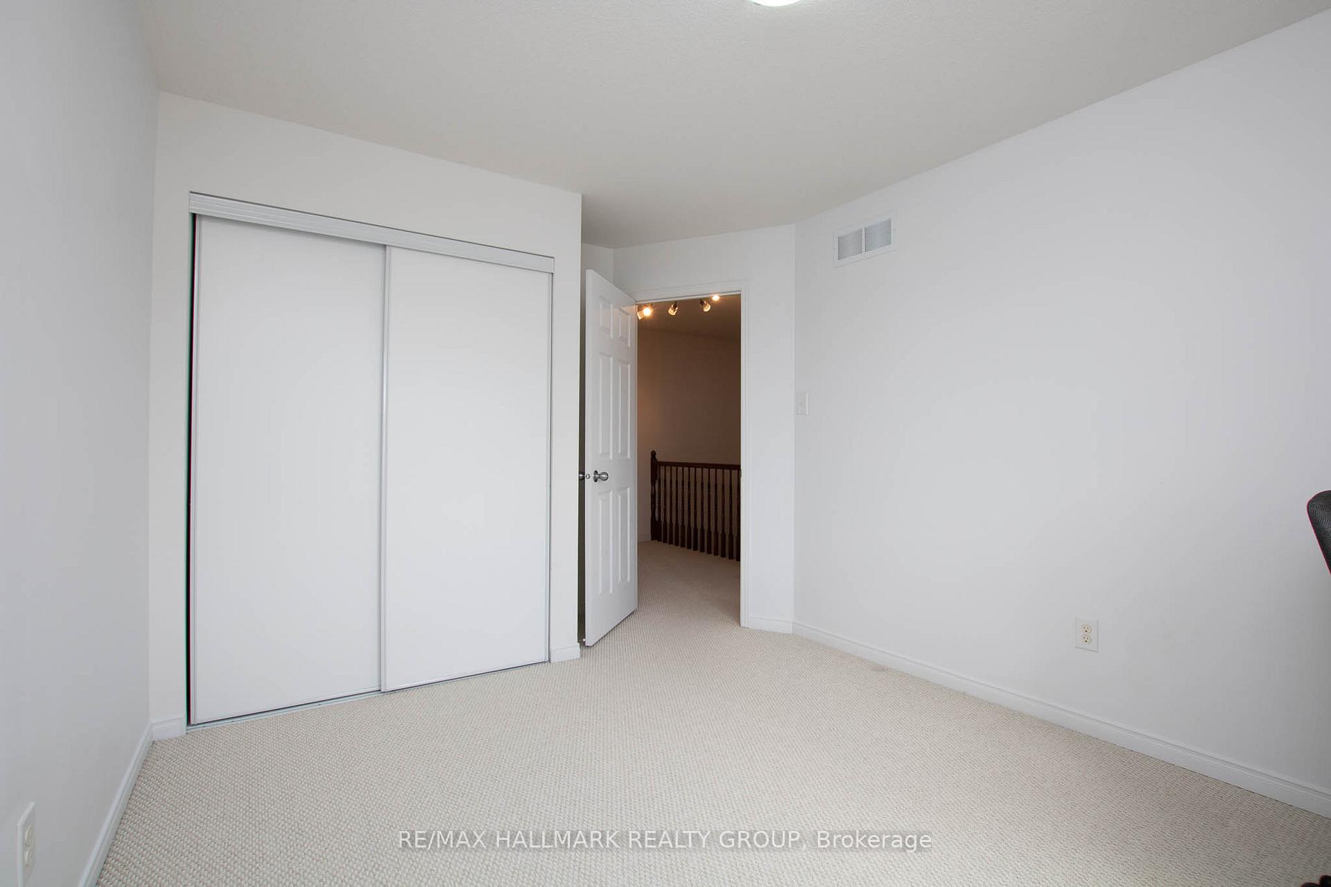 Photo 25 of 126 Lokoya Street, Ottawa, Kanata - Emerald Meadows/Trailwest — HOMEH