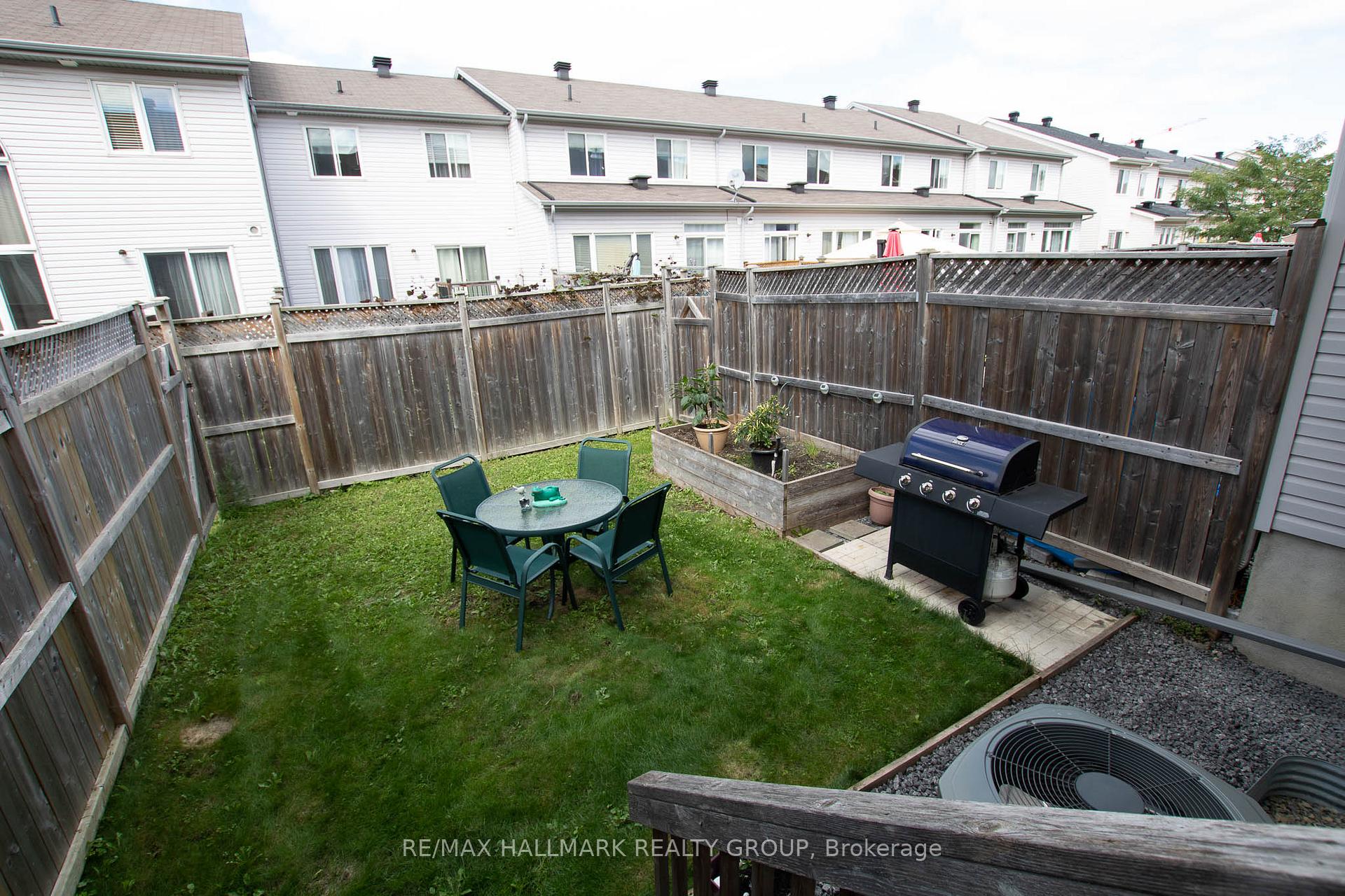 Photo 32 of 126 Lokoya Street, Ottawa, Kanata - Emerald Meadows/Trailwest — HOMEH