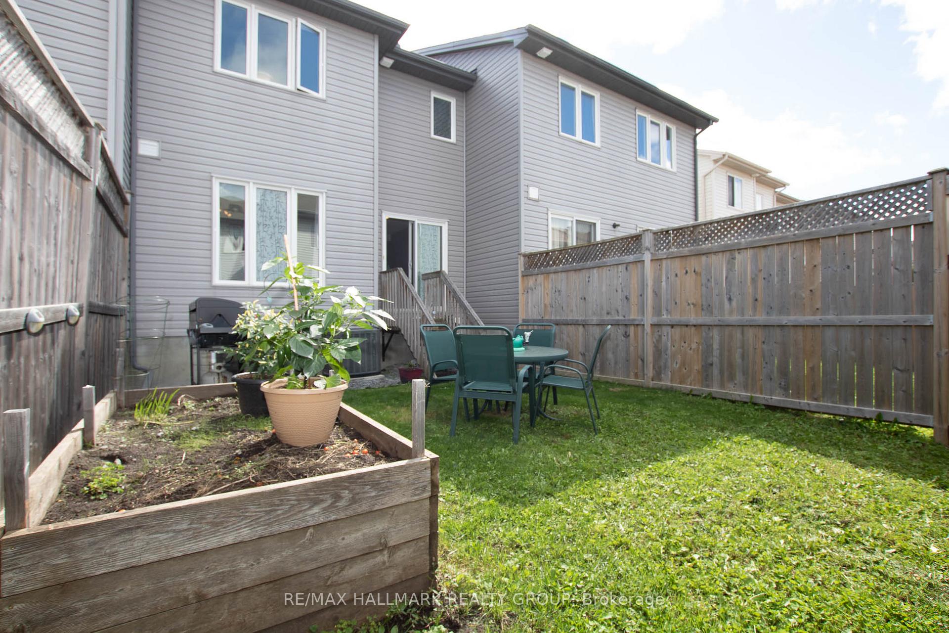 Photo 33 of 126 Lokoya Street, Ottawa, Kanata - Emerald Meadows/Trailwest — HOMEH