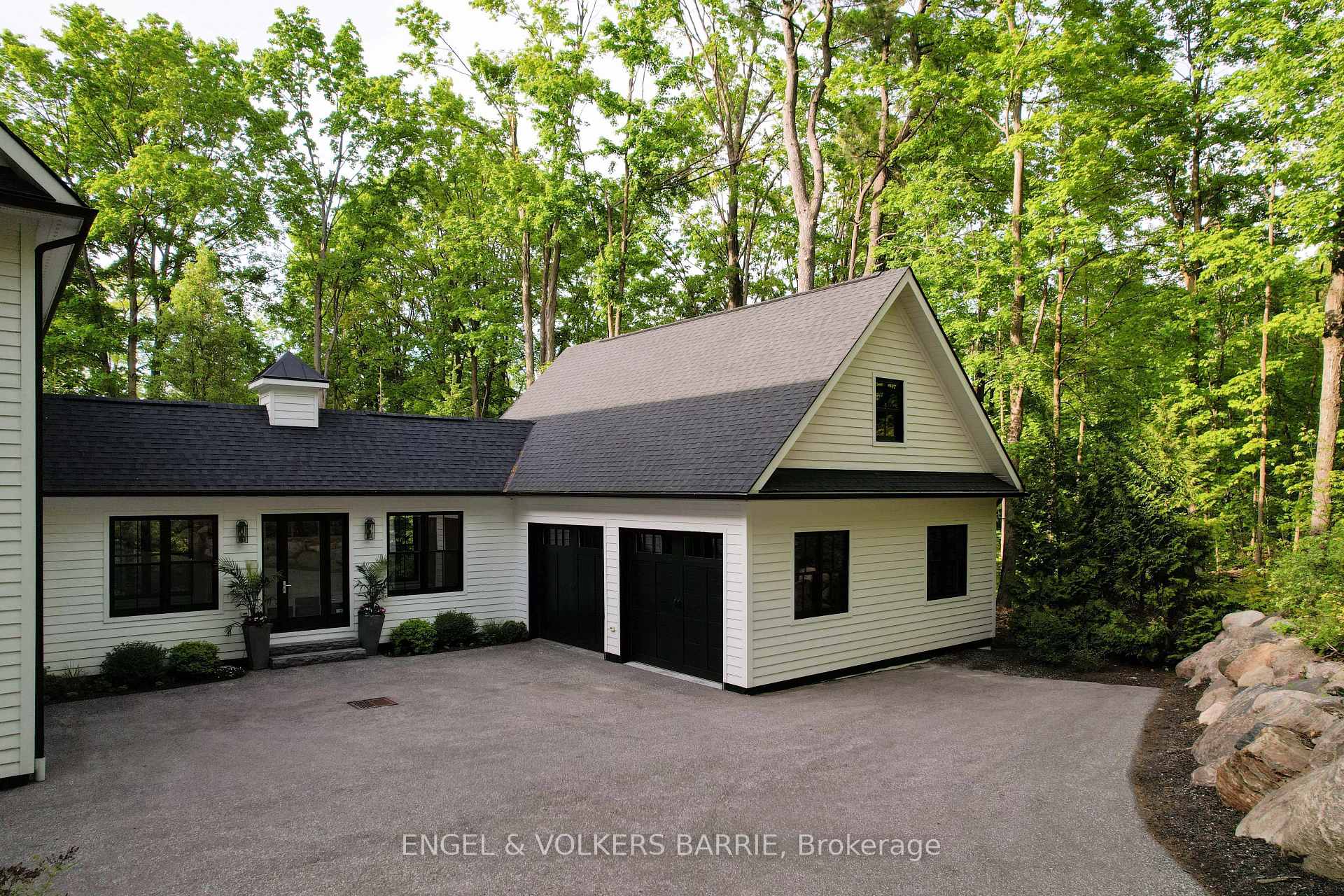 Photo 3 of 880 Shoreview Drive, Innisfil, Rural Innisfil — HOMEH