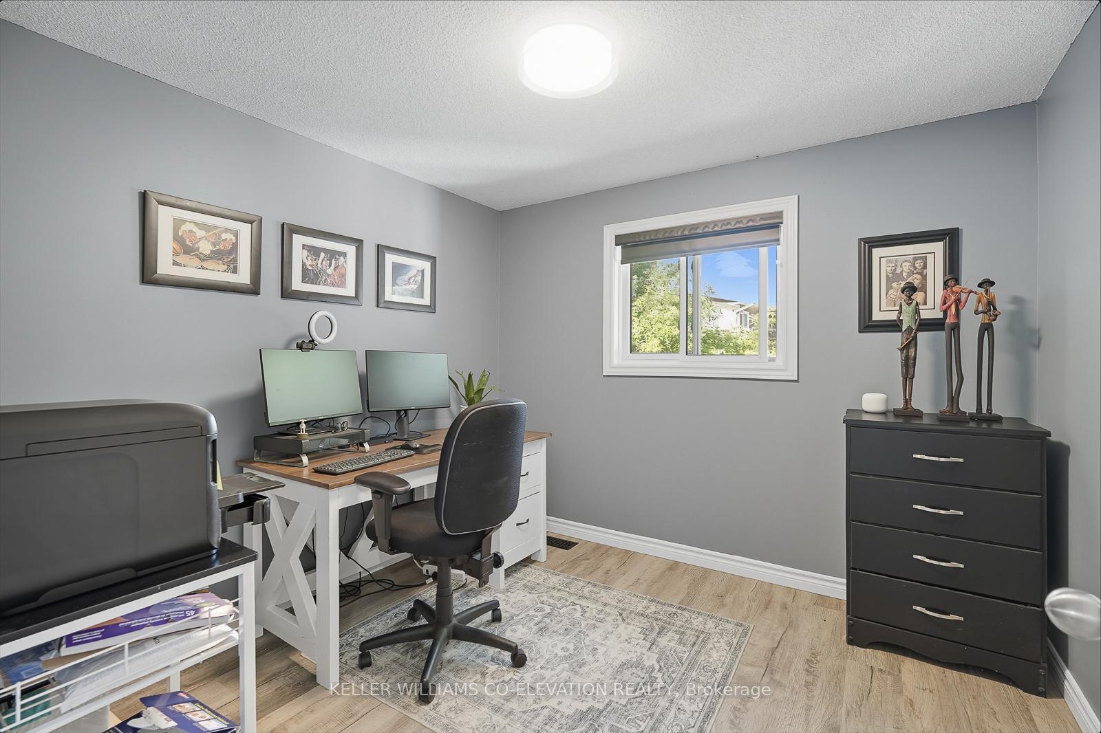 Photo 10 of 286 Tagge Crescent, Kitchener — HOMEH