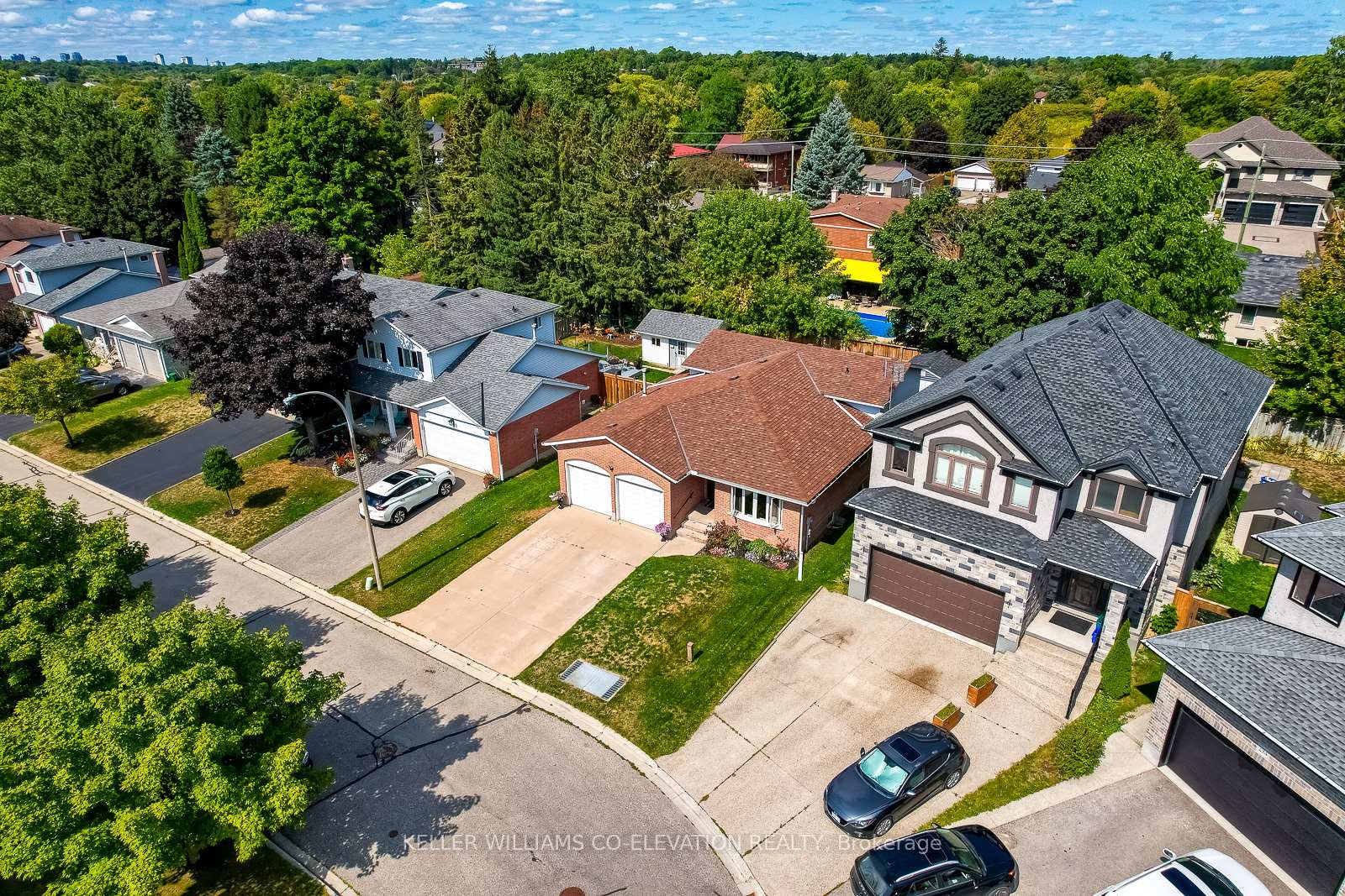 Photo 23 of 286 Tagge Crescent, Kitchener — HOMEH