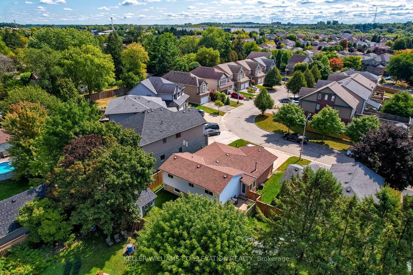 Photo 24 of 286 Tagge Crescent, Kitchener — HOMEH