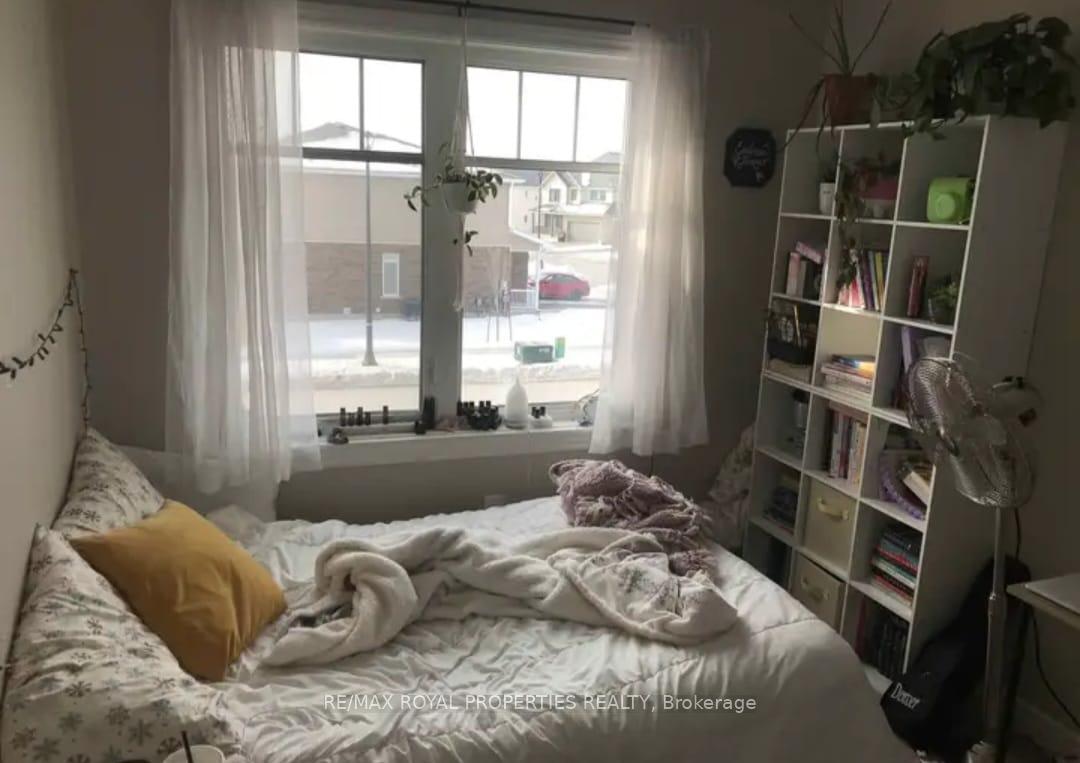 Photo 7 of 1161 Waterside Way, Kingston, Kingston East (Incl Barret Crt) — HOMEH