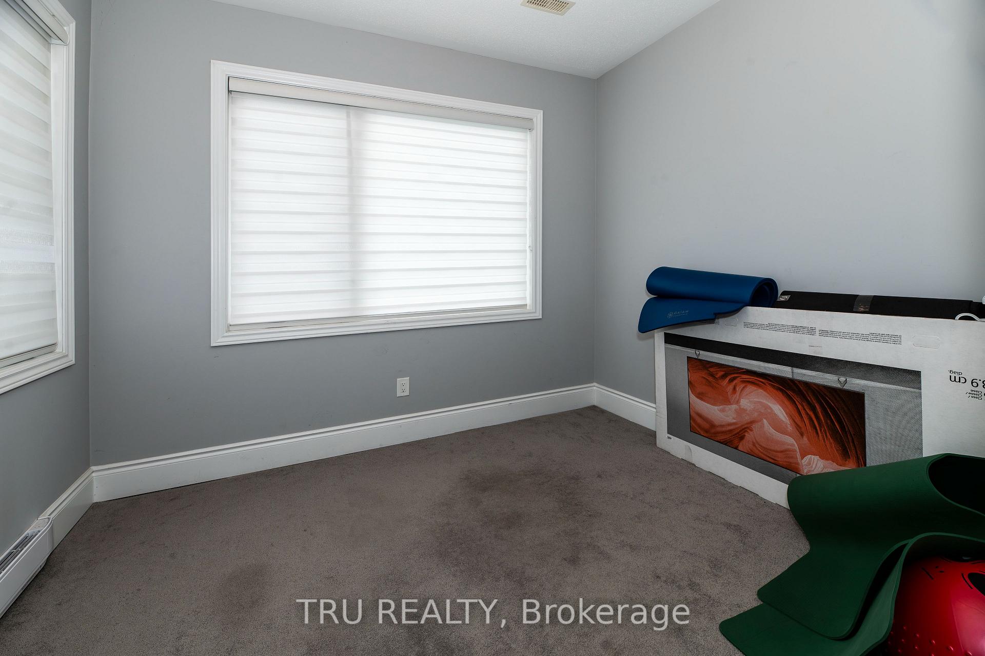 Photo 5 of 34 Caspian Row, Ottawa, Kanata - Emerald Meadows/Trailwest — HOMEH