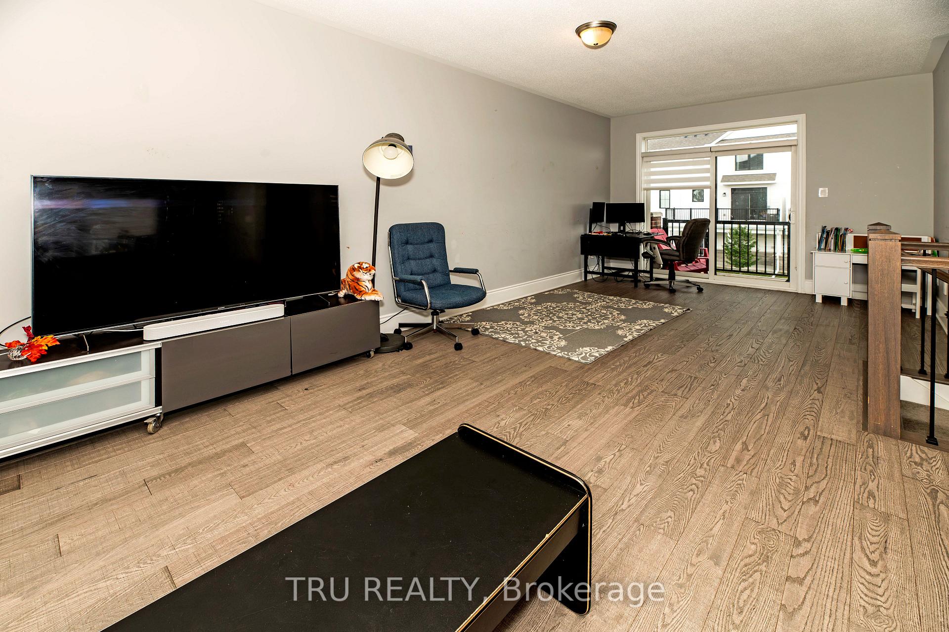 Photo 9 of 34 Caspian Row, Ottawa, Kanata - Emerald Meadows/Trailwest — HOMEH