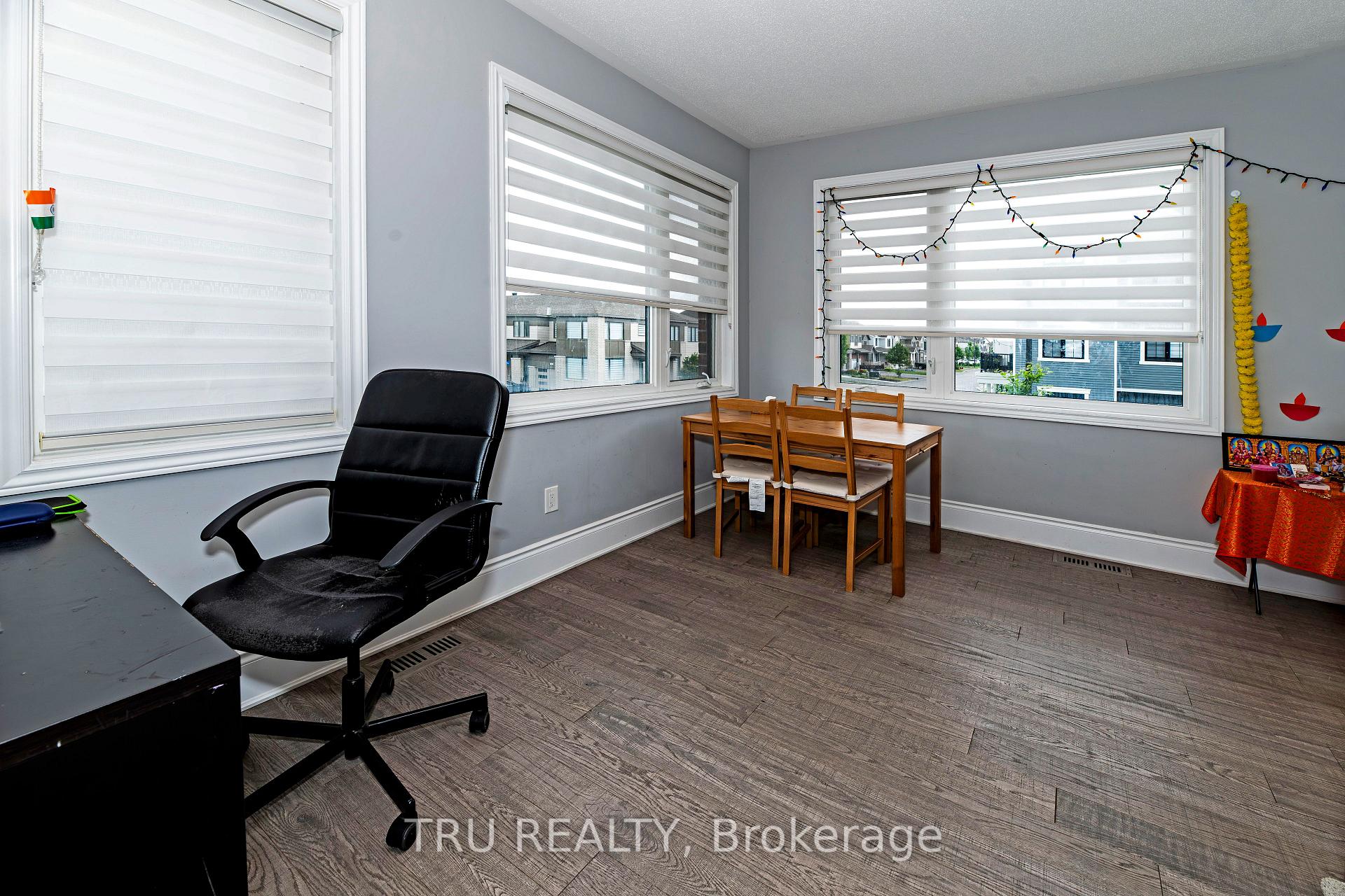Photo 12 of 34 Caspian Row, Ottawa, Kanata - Emerald Meadows/Trailwest — HOMEH