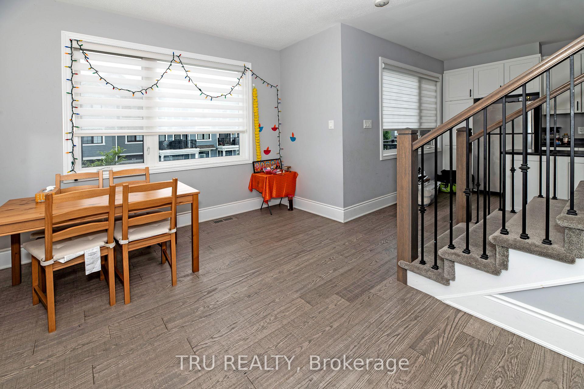 Photo 13 of 34 Caspian Row, Ottawa, Kanata - Emerald Meadows/Trailwest — HOMEH