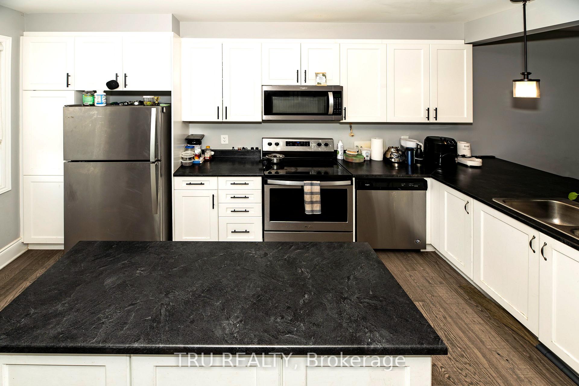 Photo 15 of 34 Caspian Row, Ottawa, Kanata - Emerald Meadows/Trailwest — HOMEH