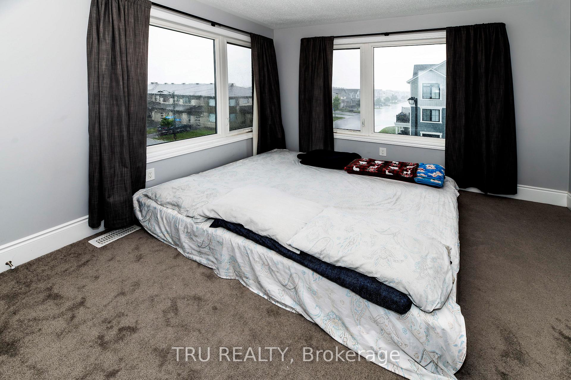 Photo 22 of 34 Caspian Row, Ottawa, Kanata - Emerald Meadows/Trailwest — HOMEH