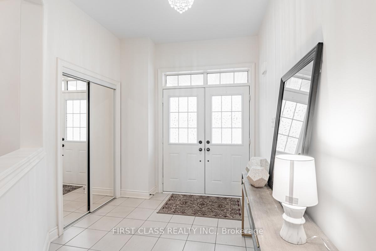 Photo 3 of 15 Hua Du Avenue, Markham, Berczy — HOMEH