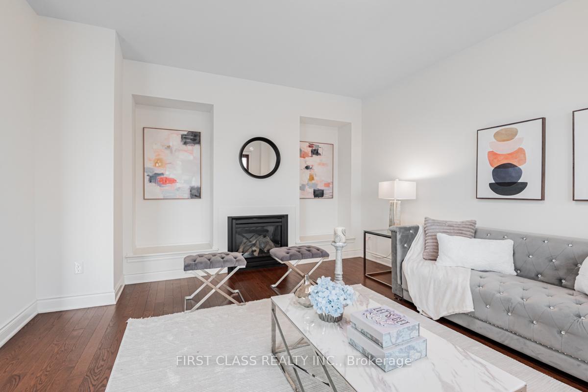 Photo 10 of 15 Hua Du Avenue, Markham, Berczy — HOMEH