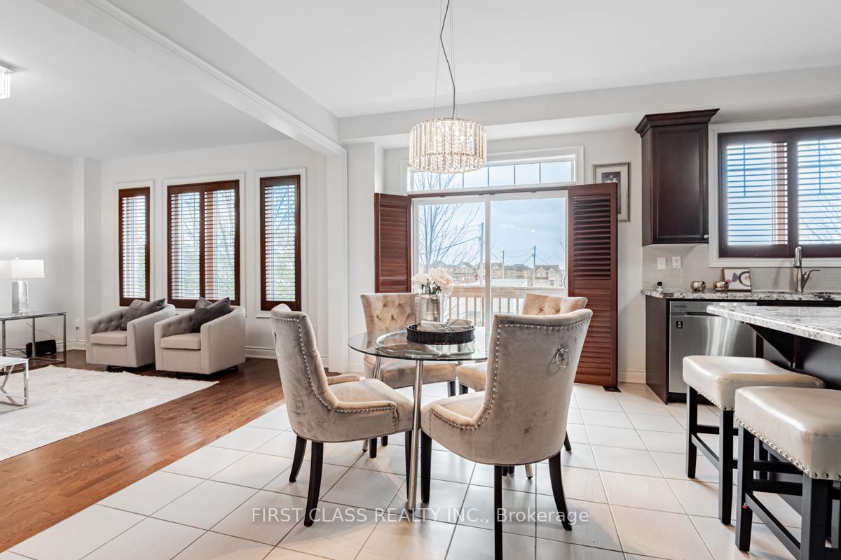 Photo 12 of 15 Hua Du Avenue, Markham, Berczy — HOMEH