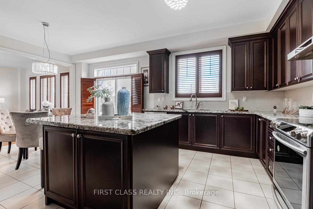 Photo 16 of 15 Hua Du Avenue, Markham, Berczy — HOMEH