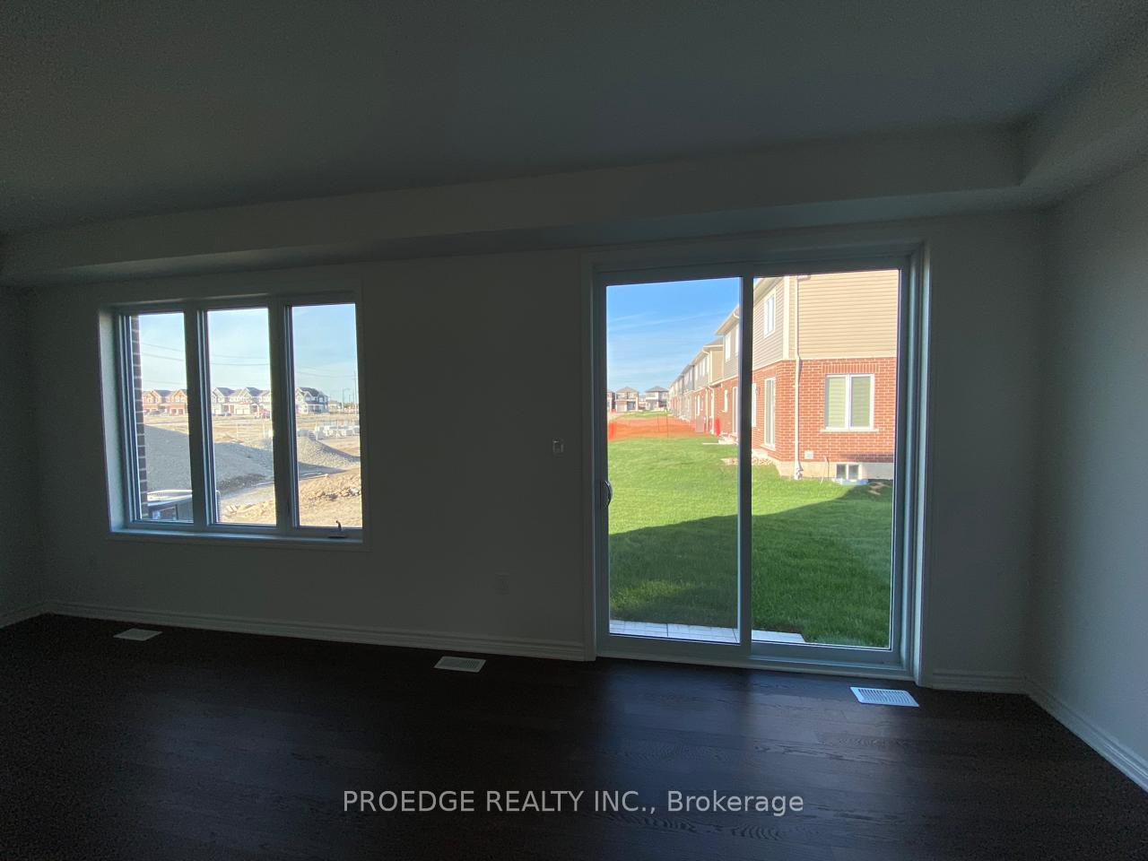 Photo 7 of 316 Rosenberg Way E, Kitchener — HOMEH