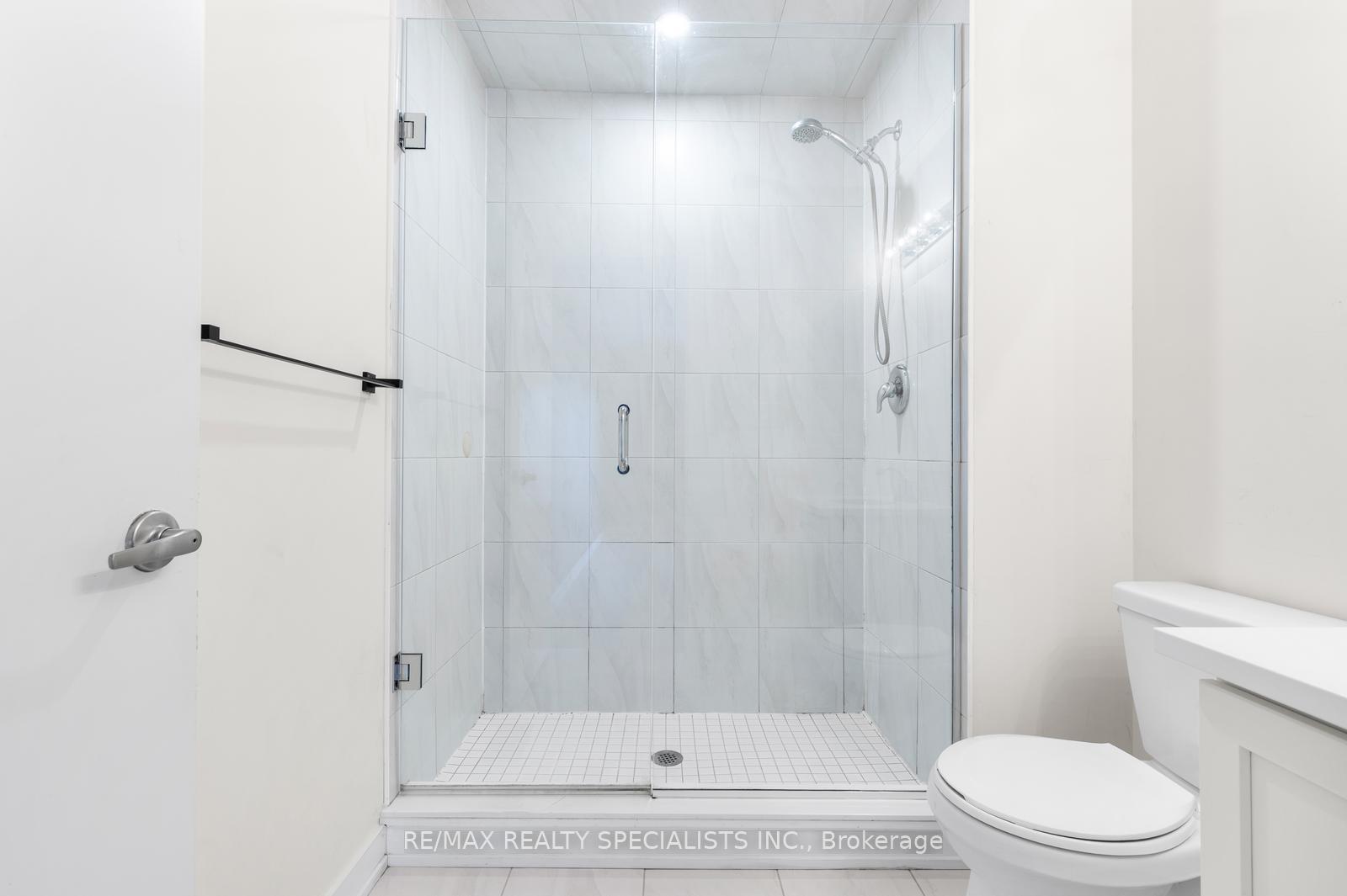 Photo 11 of Unit 135, 590 North Service Road, Hamilton, Stoney Creek — HOMEH