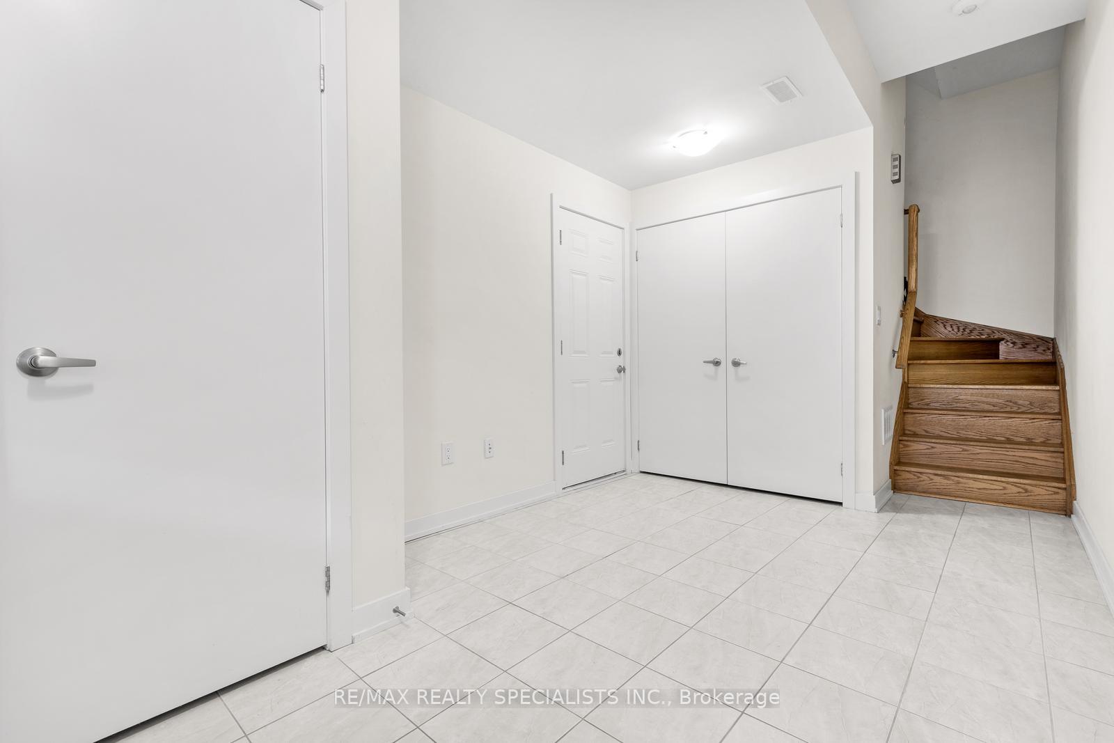 Photo 17 of Unit 135, 590 North Service Road, Hamilton, Stoney Creek — HOMEH