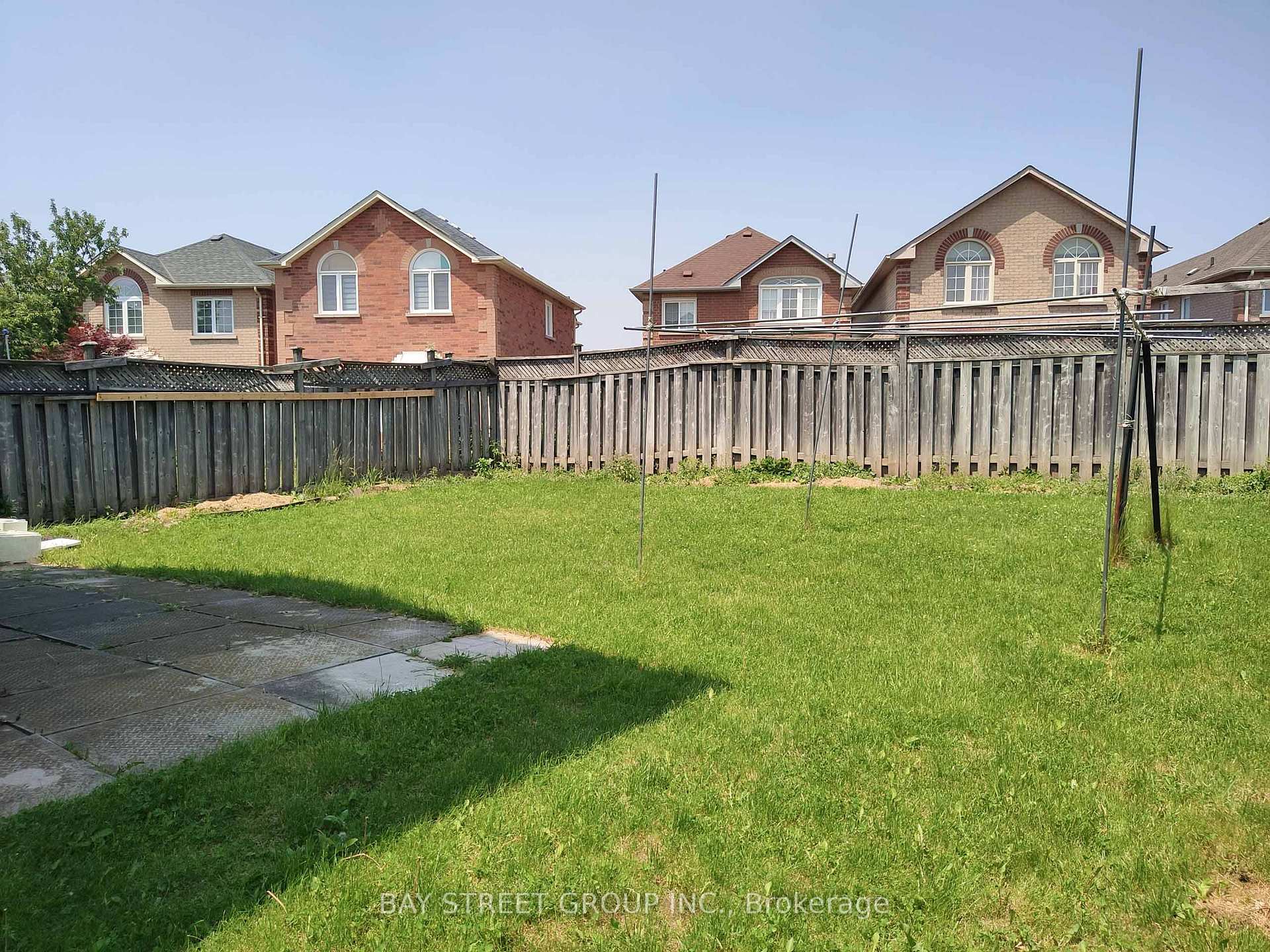Photo 4 of 76 Greensboro Drive, Markham, Milliken Mills West — HOMEH