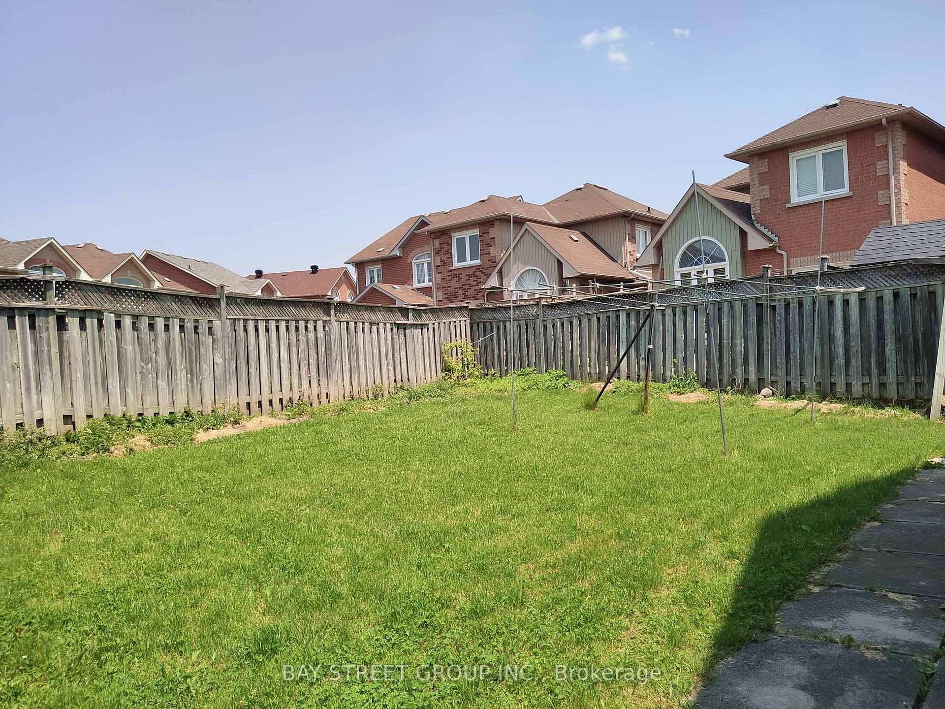 Photo 5 of 76 Greensboro Drive, Markham, Milliken Mills West — HOMEH