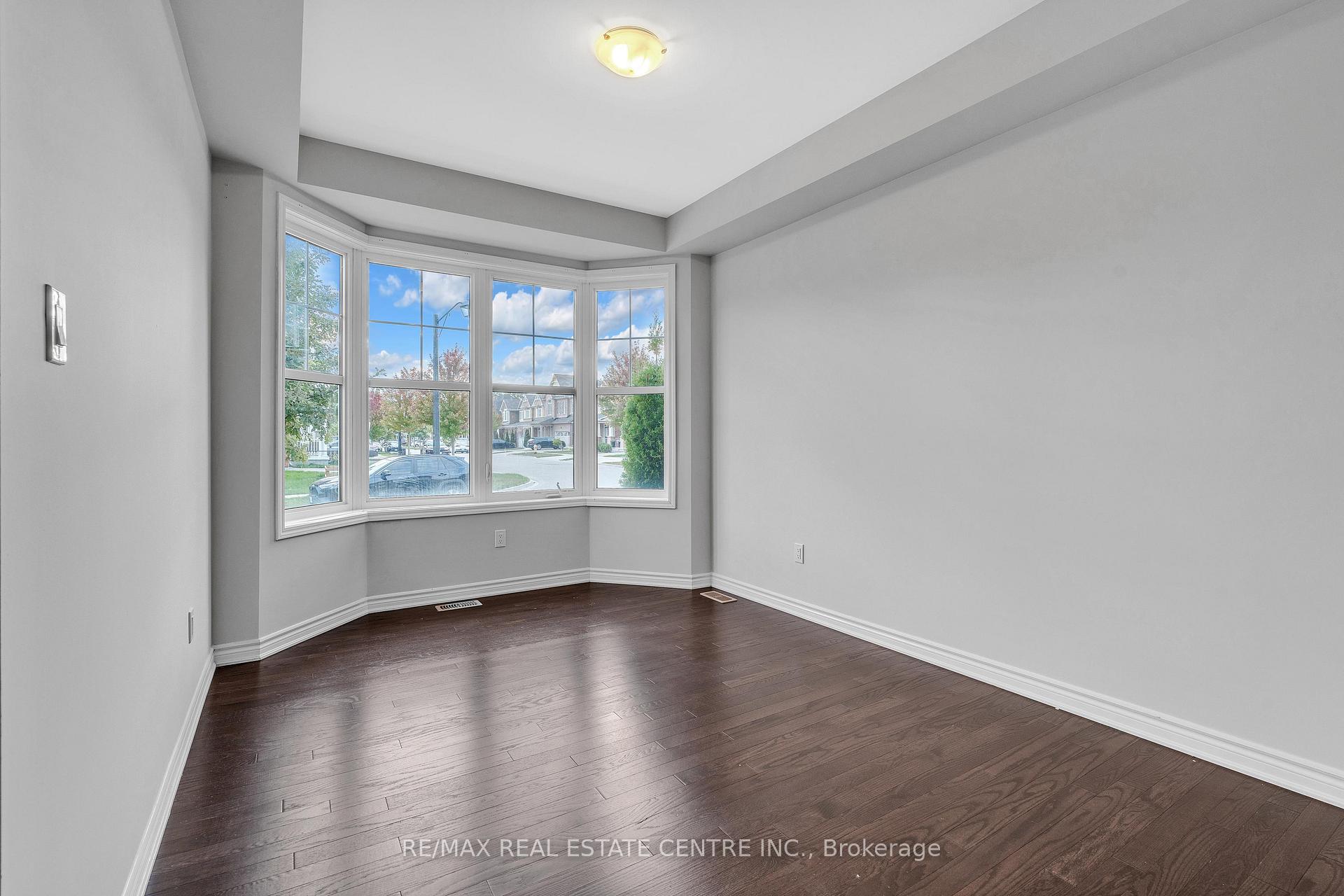 Photo 8 of 260 Shady Glen Crescent, Kitchener — HOMEH