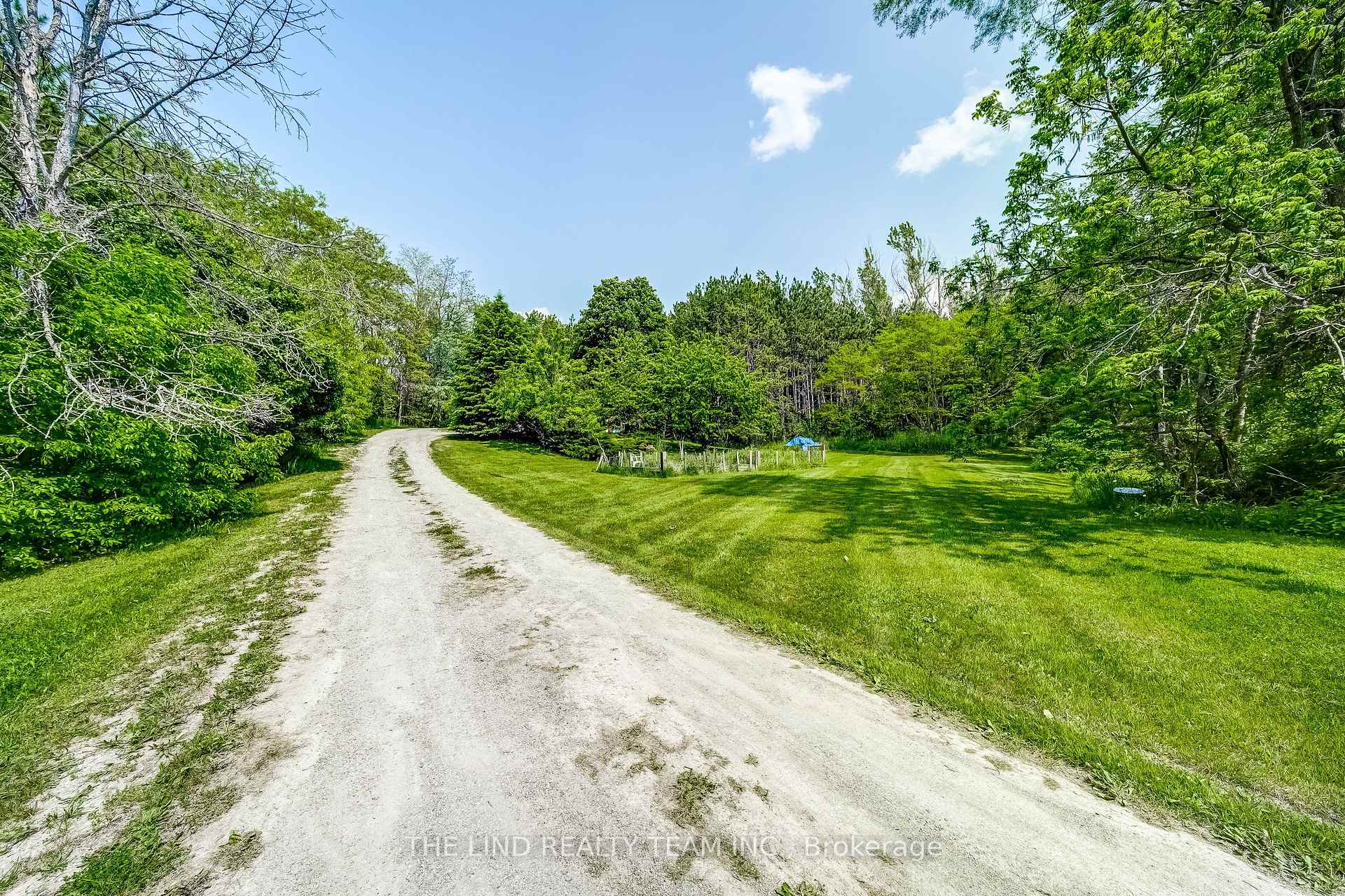 Photo 33 of 5205 10th Side Road, Innisfil, Rural Innisfil — HOMEH