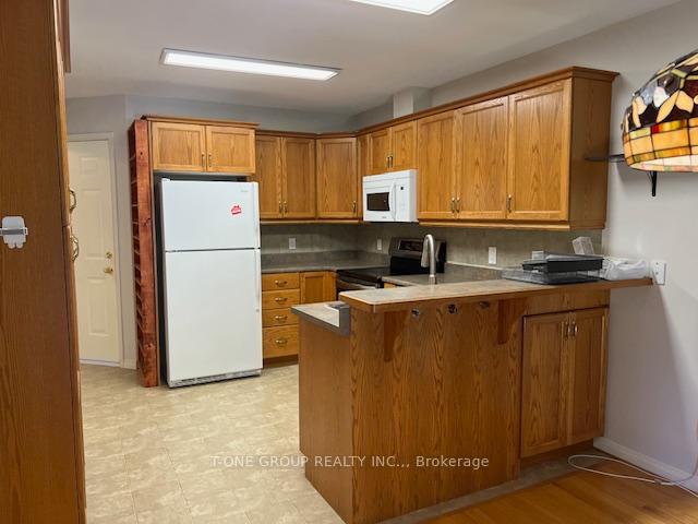 Photo 4 of 1012 Redwood Crescent, Kingston, City Northwest — HOMEH